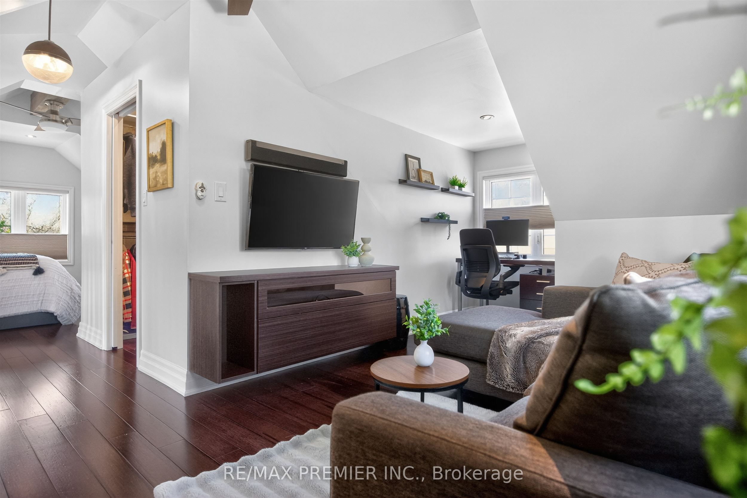 19 Park Lane Property Photo 26