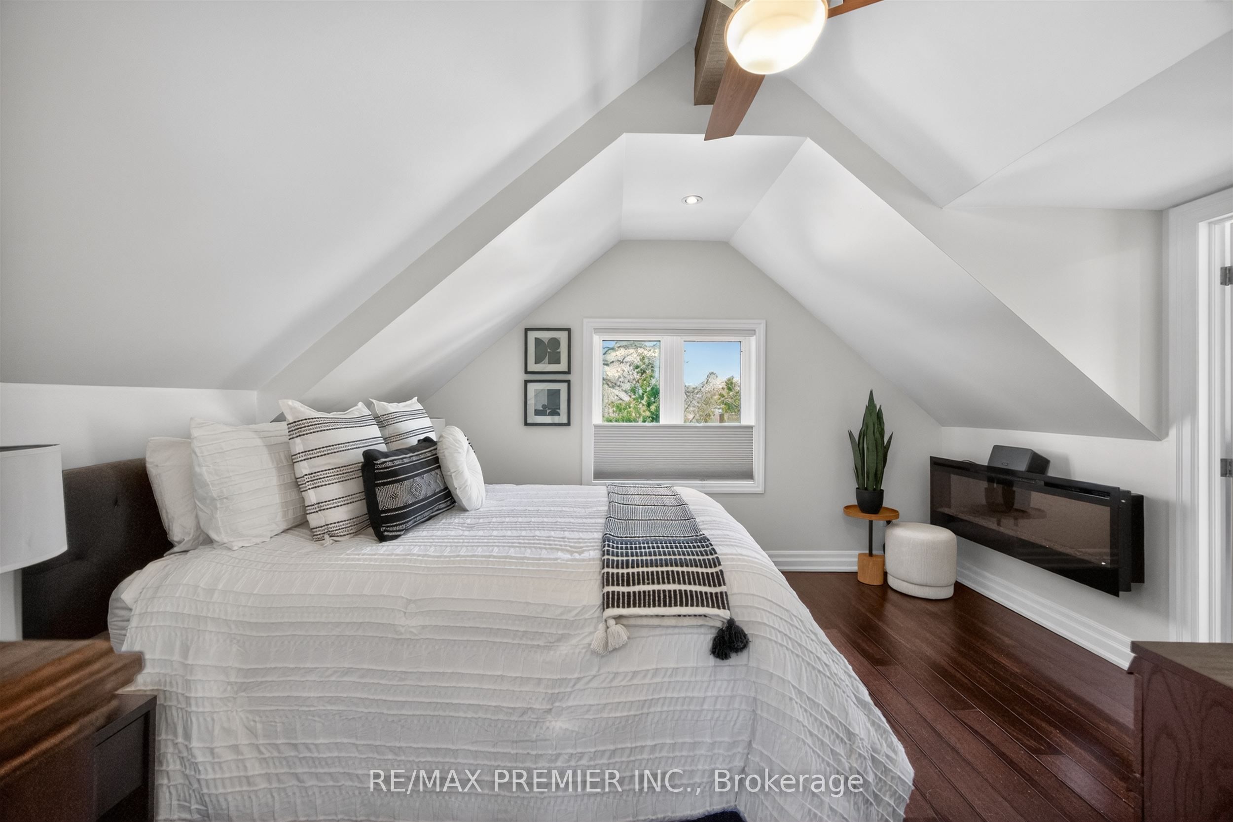 19 Park Lane Property Photo 27