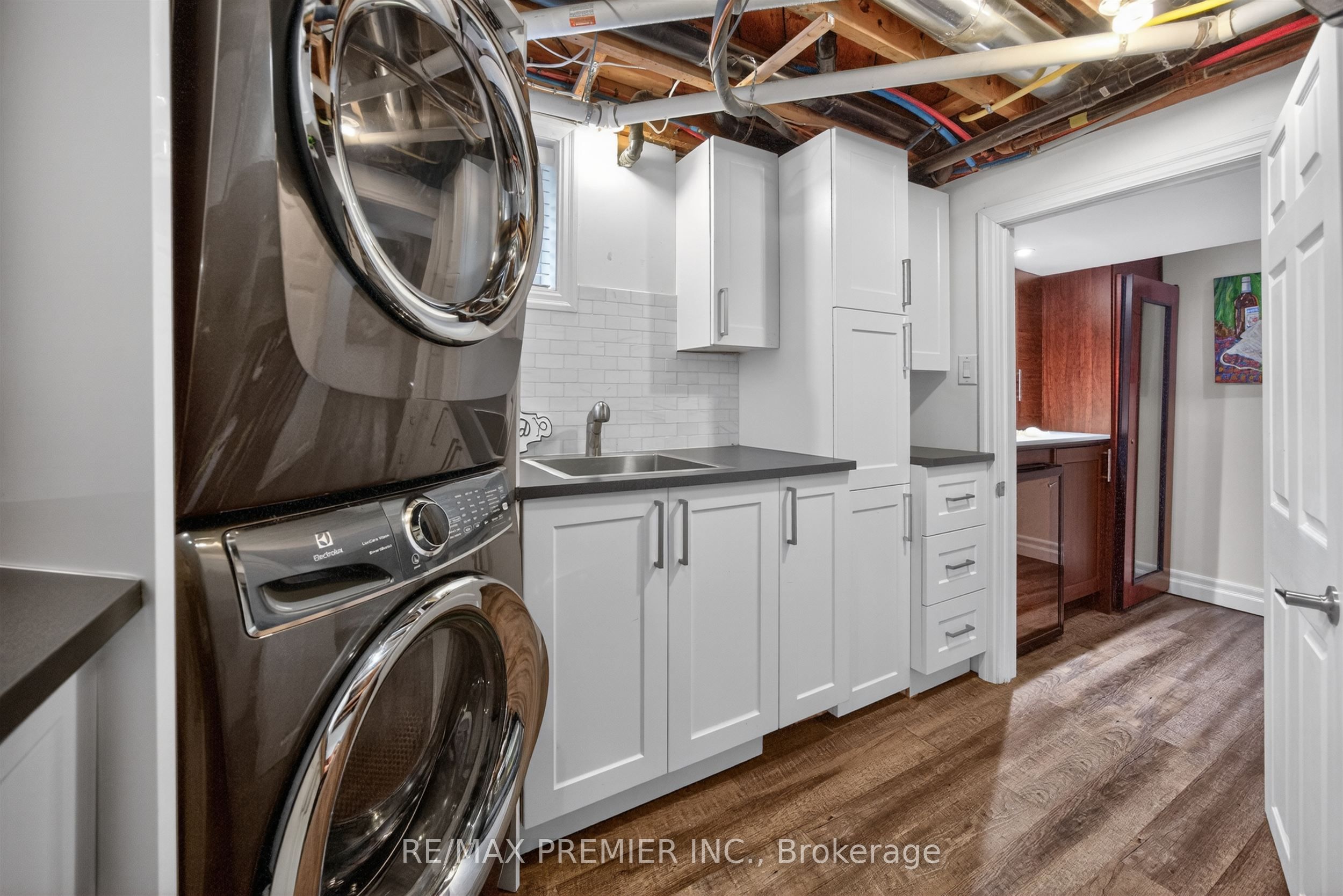 19 Park Lane Property Photo 32