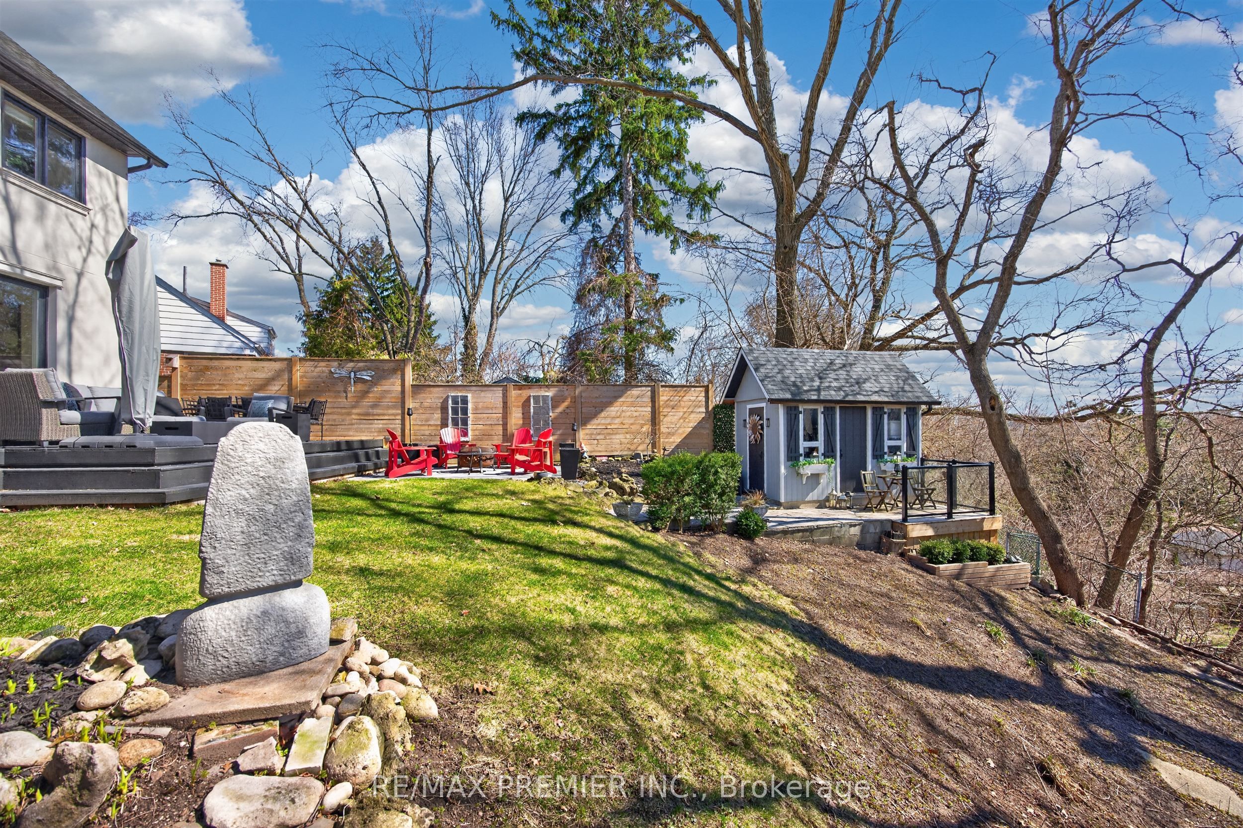 19 Park Lane Property Photo 41