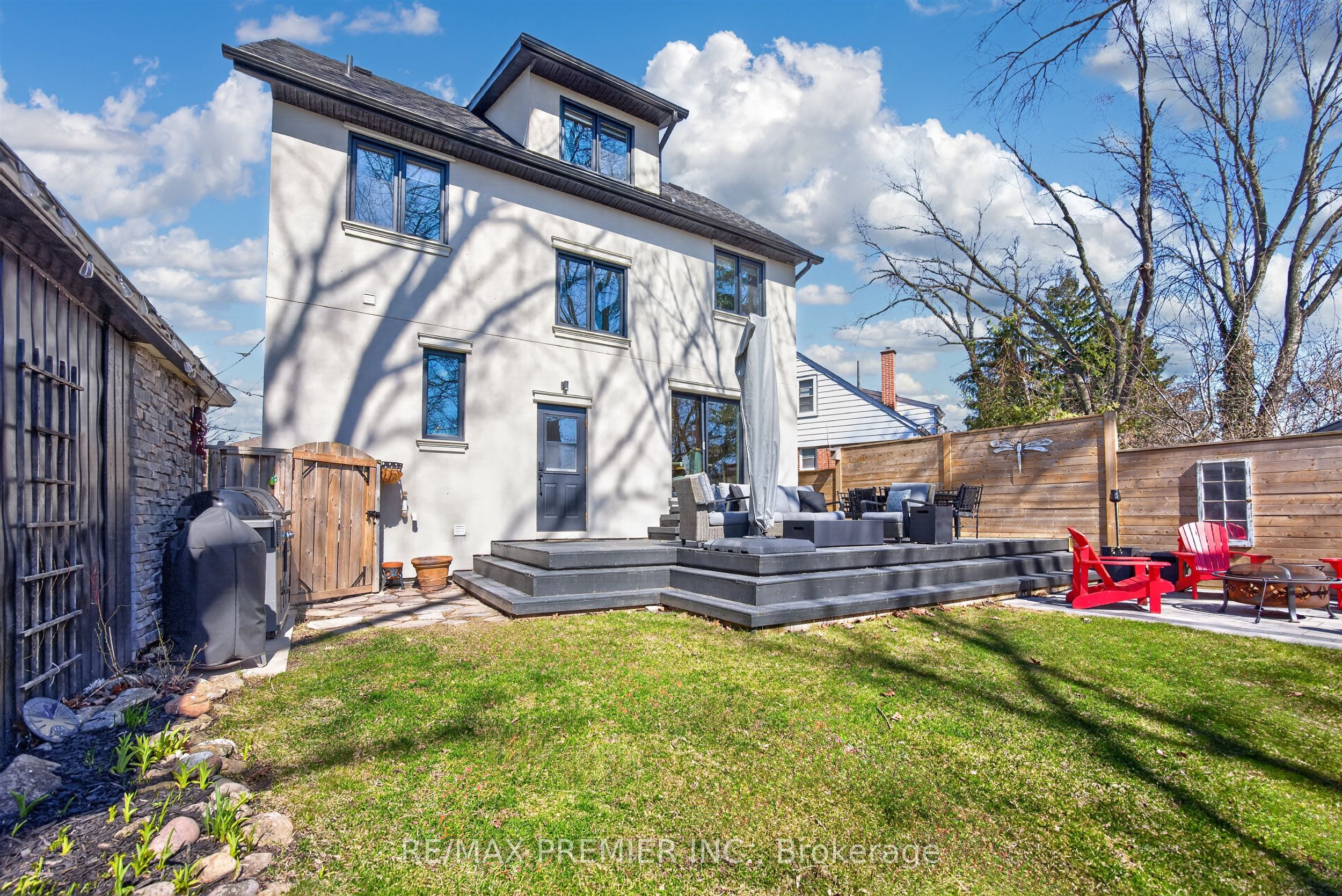 19 Park Lane Property Photo 43