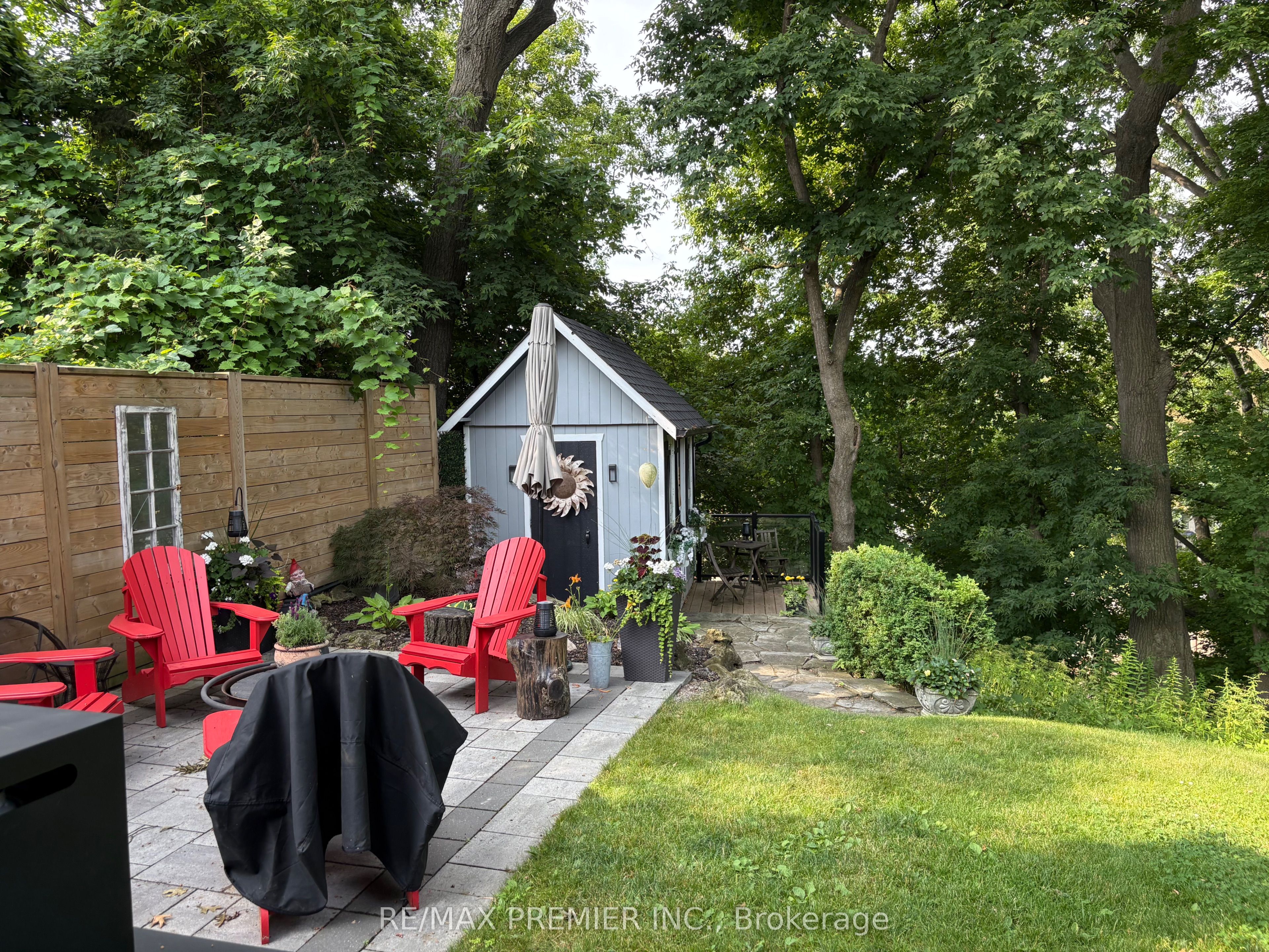 19 Park Lane Property Photo 45