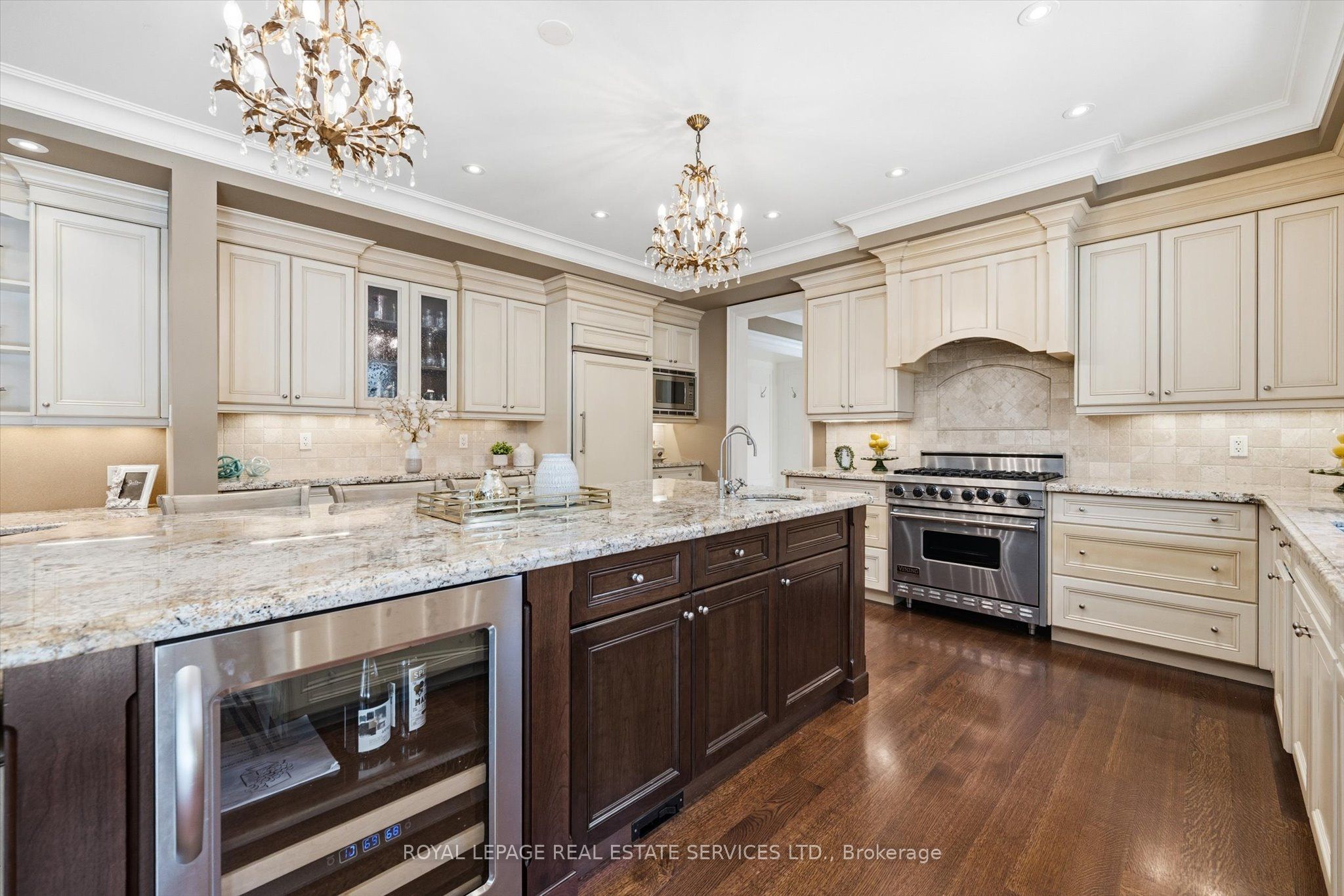 1049 Cedar Grove Boulevard Property Photo 15