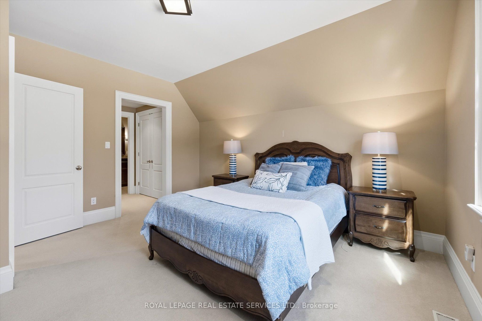 1049 Cedar Grove Boulevard Property Photo 31