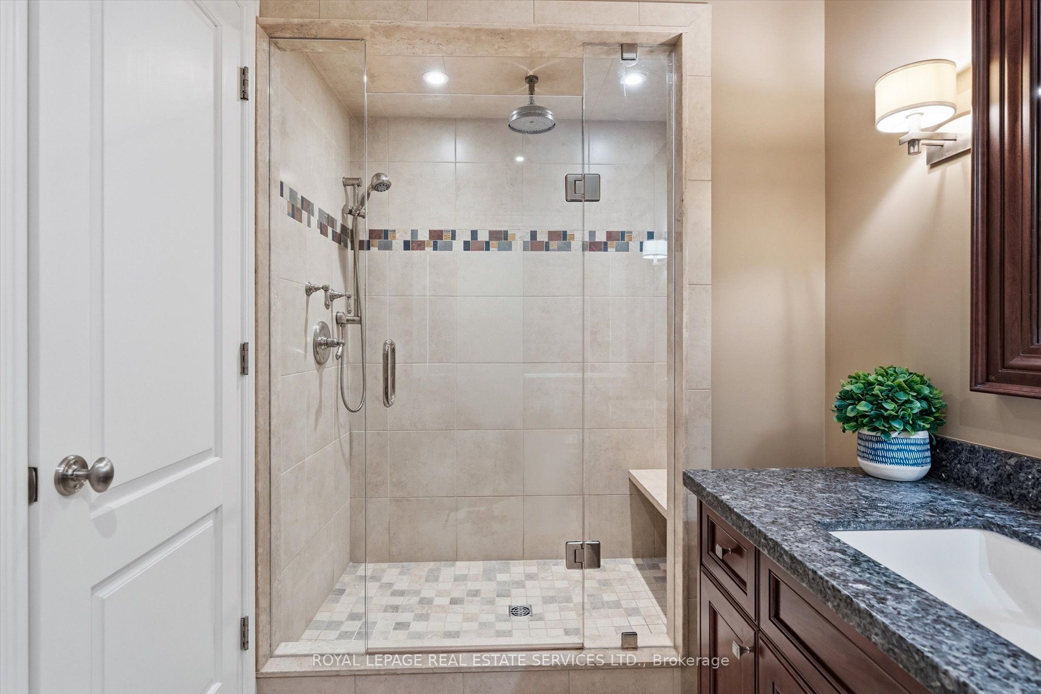 1049 Cedar Grove Boulevard Property Photo 33