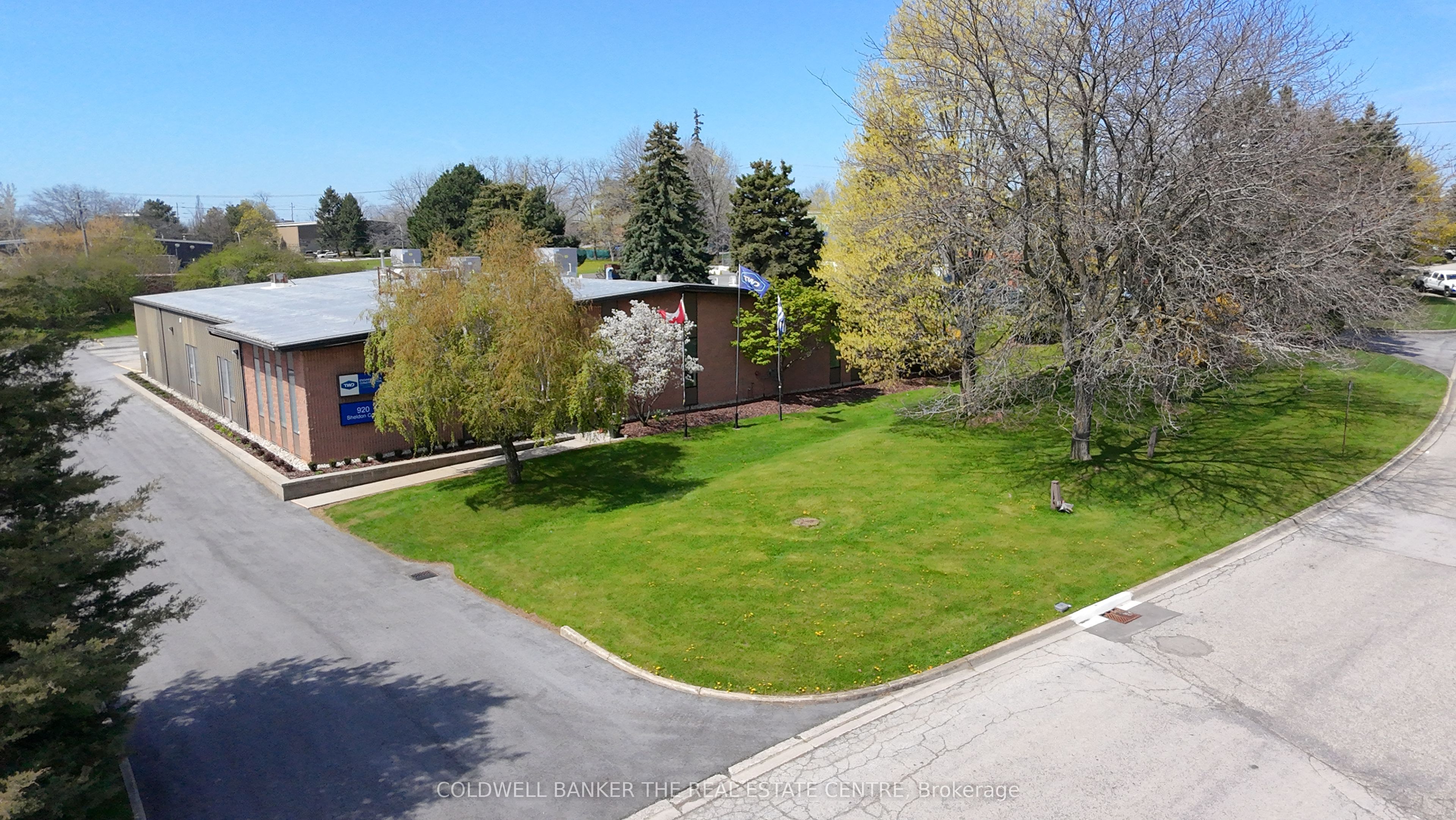 920 Sheldon Court Property Photo 4