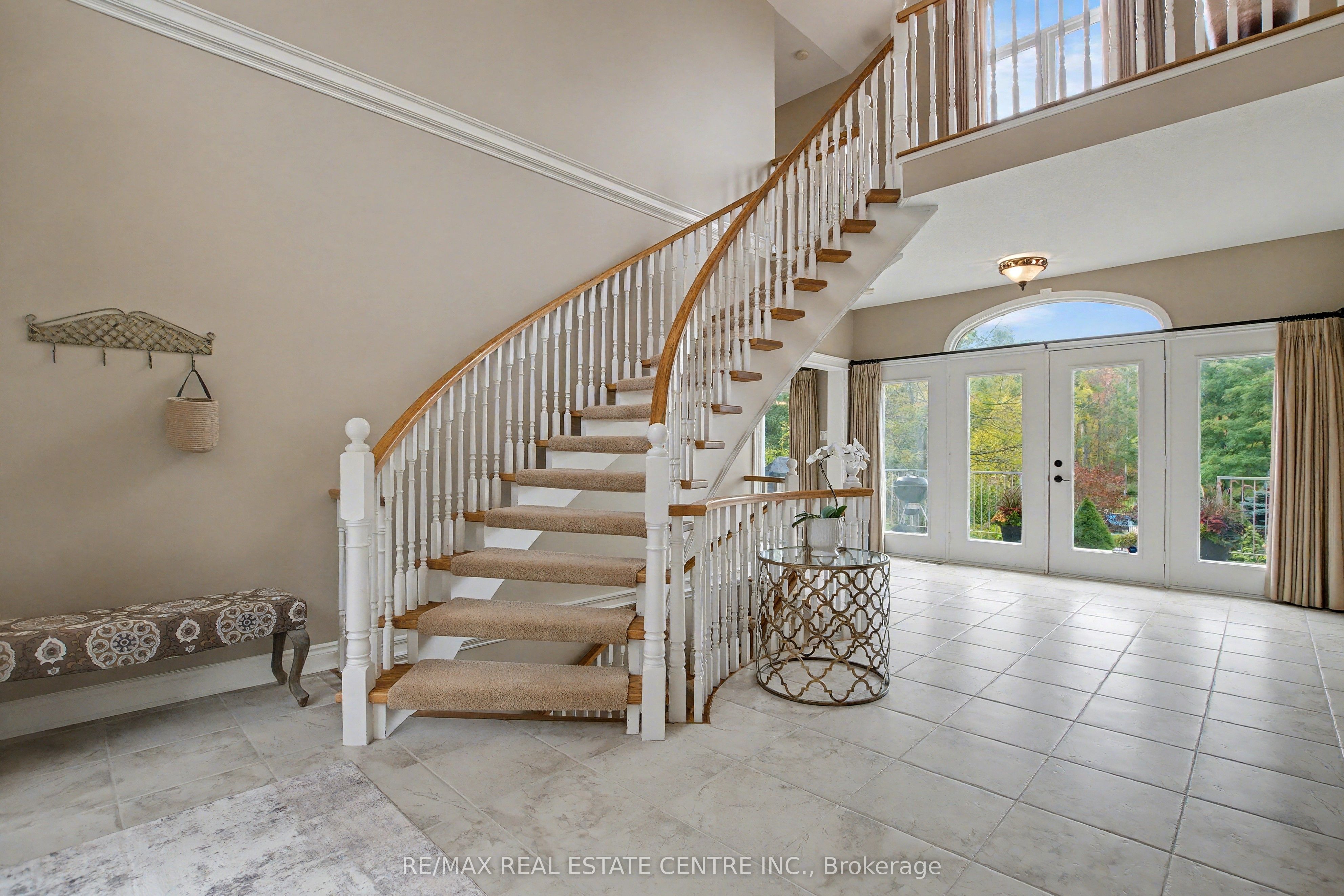 4220 Ennisclare Drive Property Photo 6