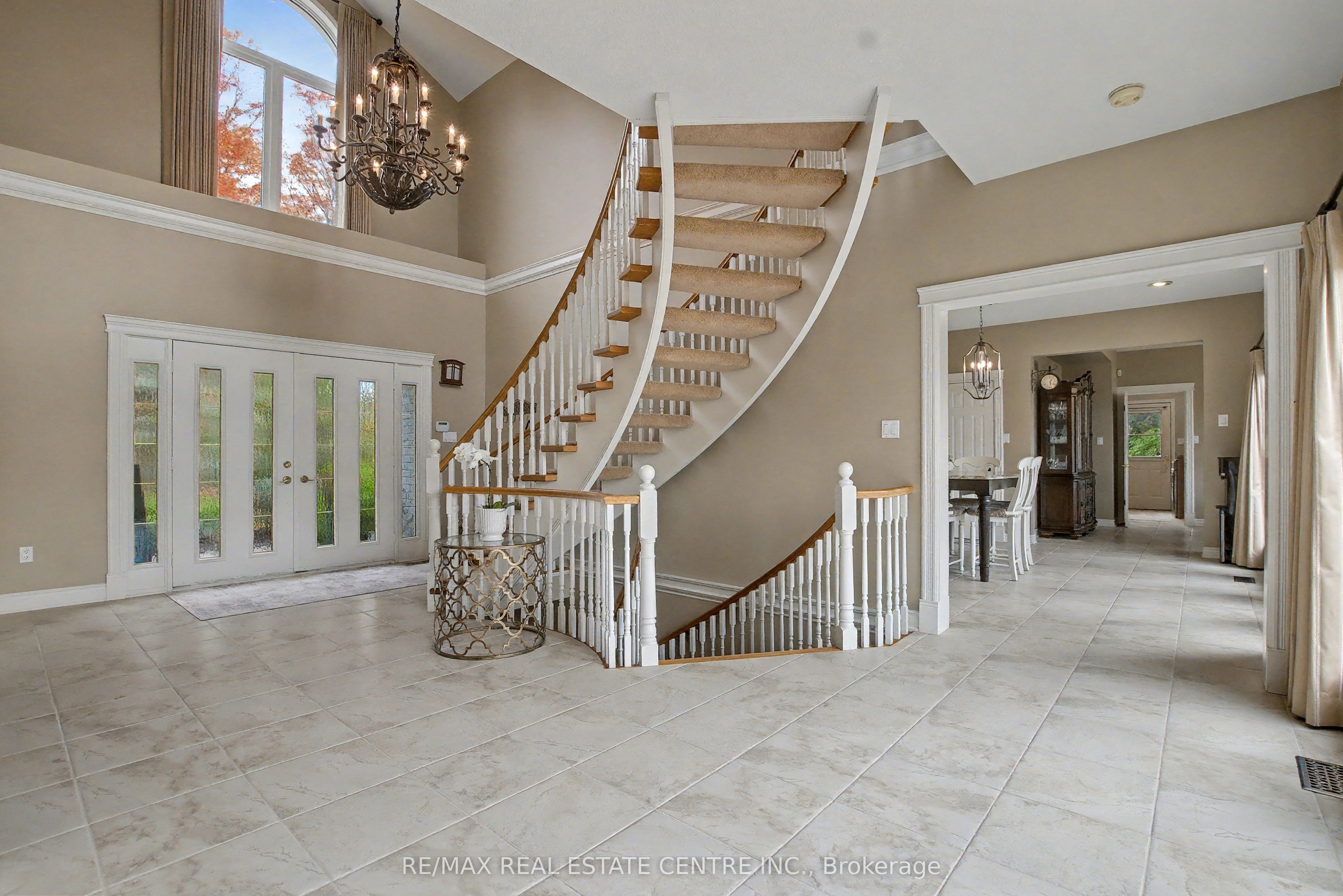 4220 Ennisclare Drive Property Photo 7