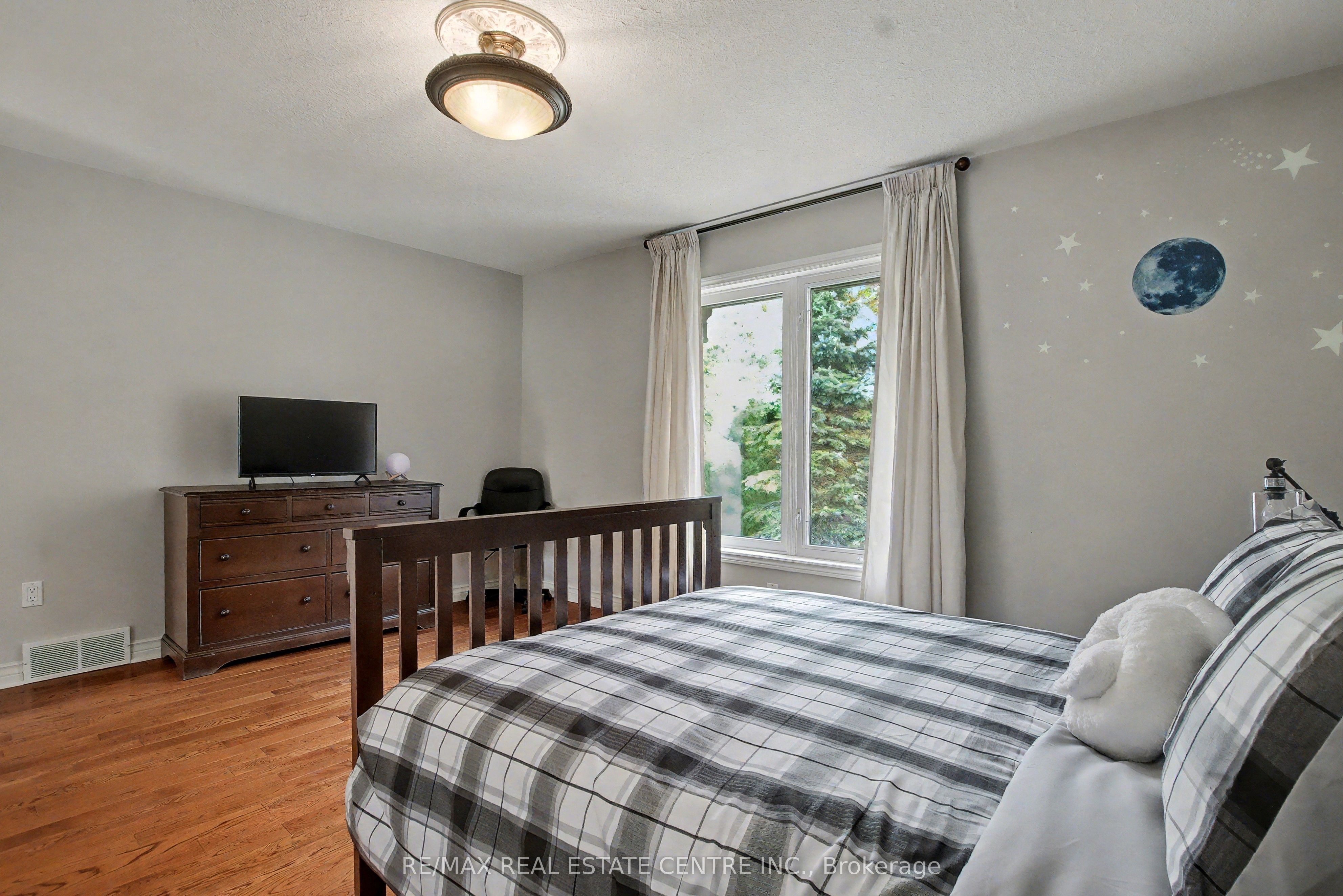4220 Ennisclare Drive Property Photo 22