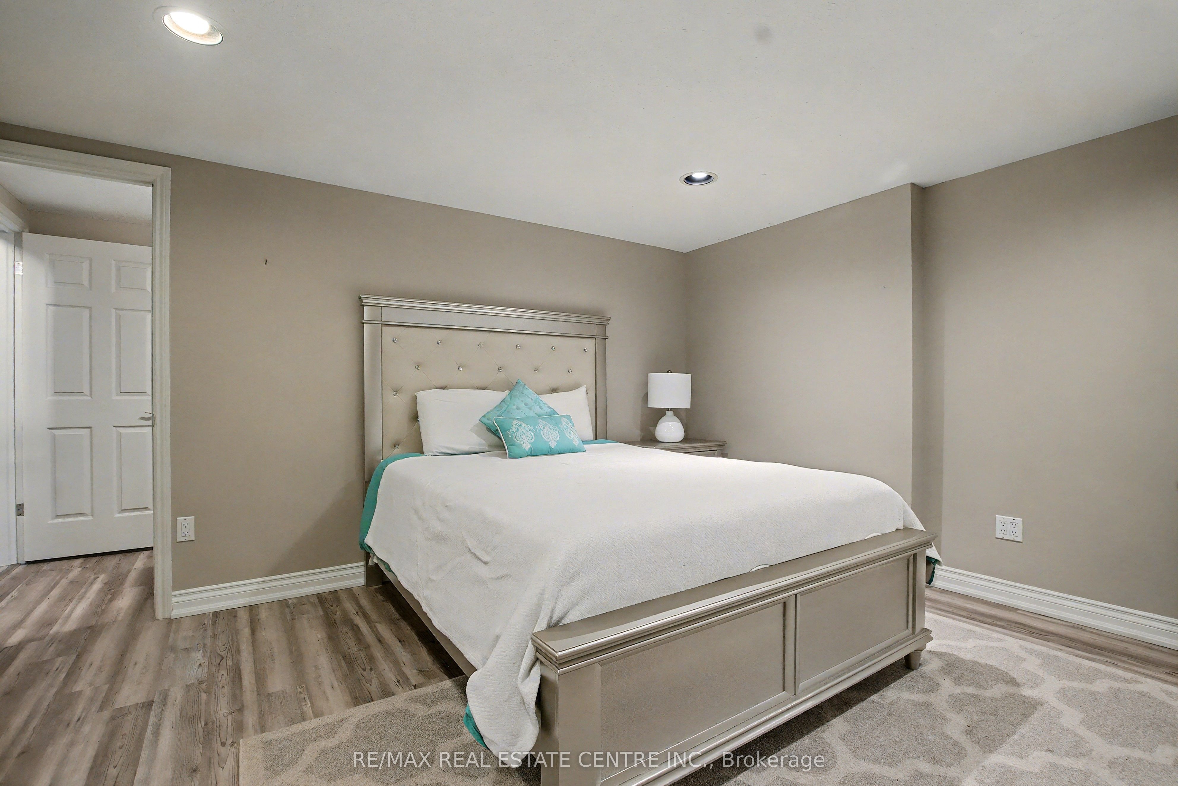 4220 Ennisclare Drive Property Photo 30