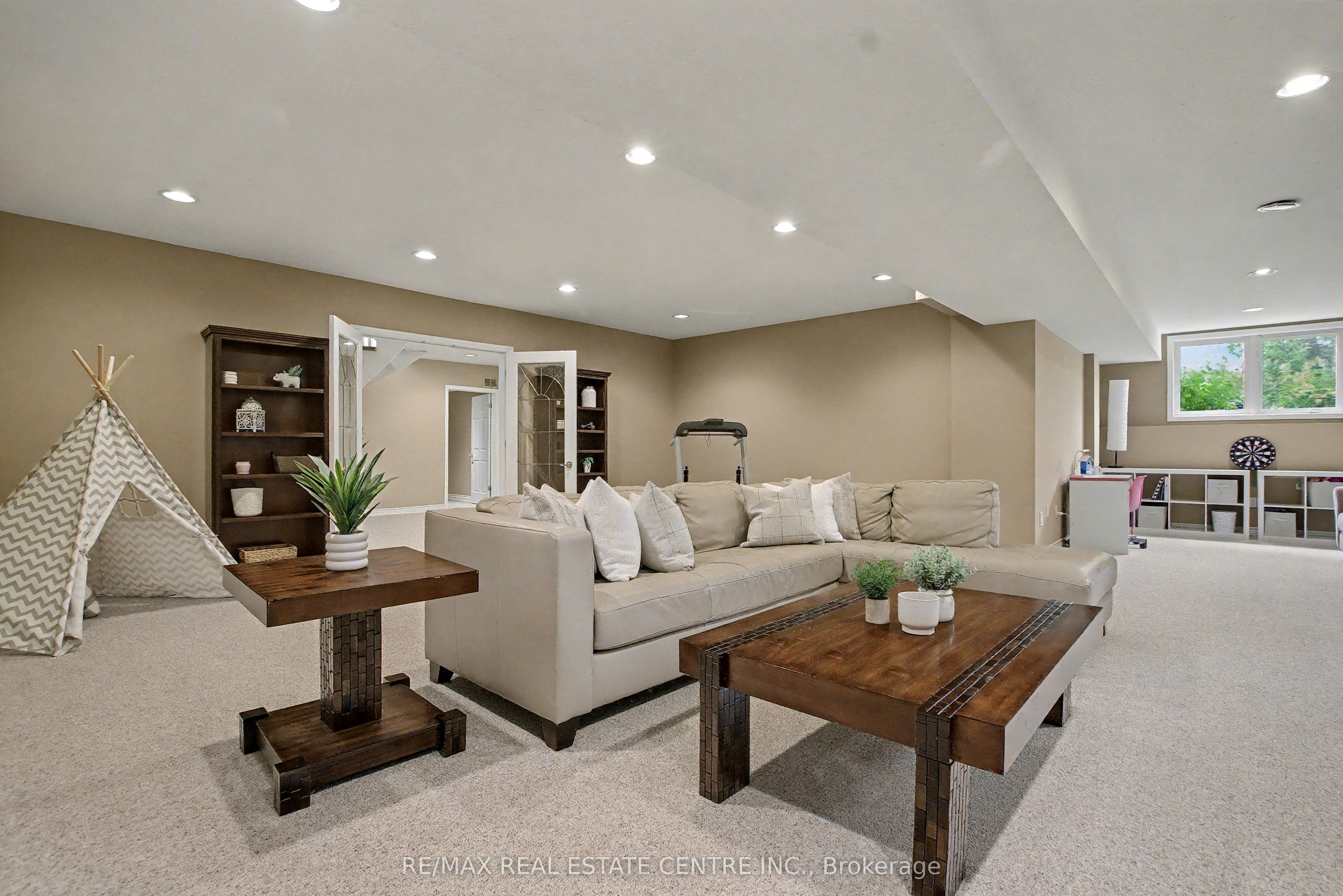 4220 Ennisclare Drive Property Photo 33