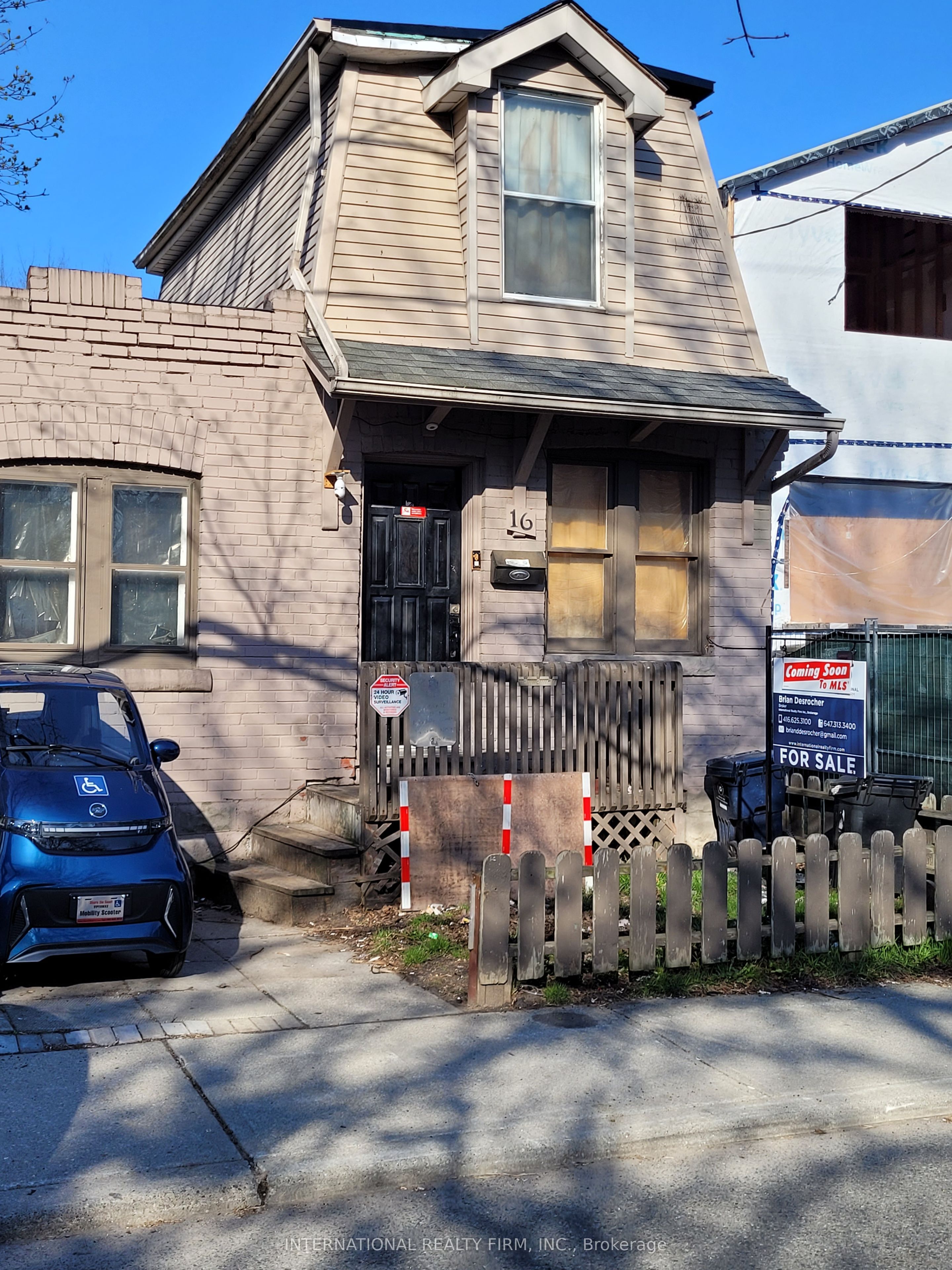 16 Uxbridge Avenue Property Photo 3