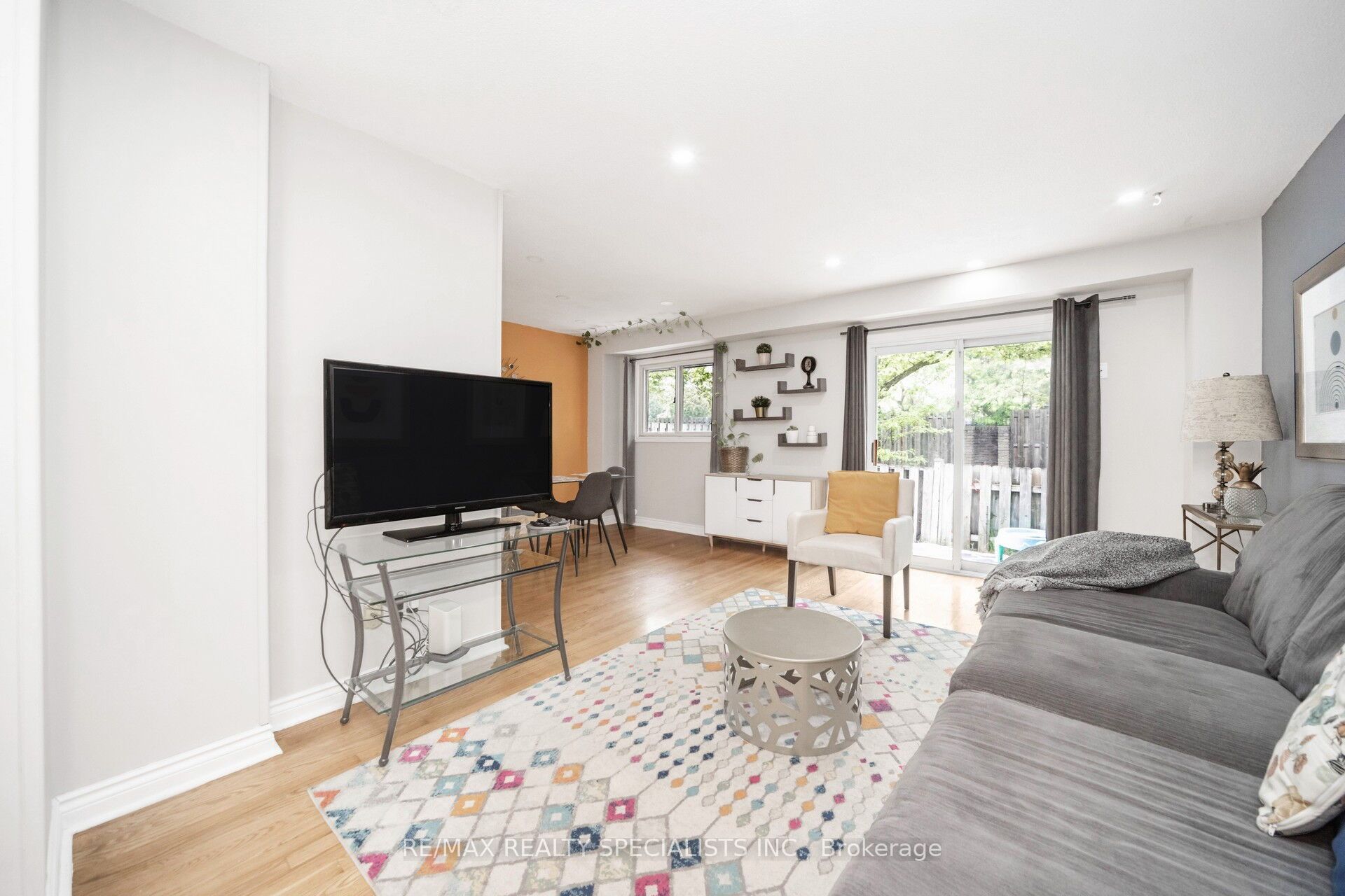 20 Enmount Drive Property Photo 3