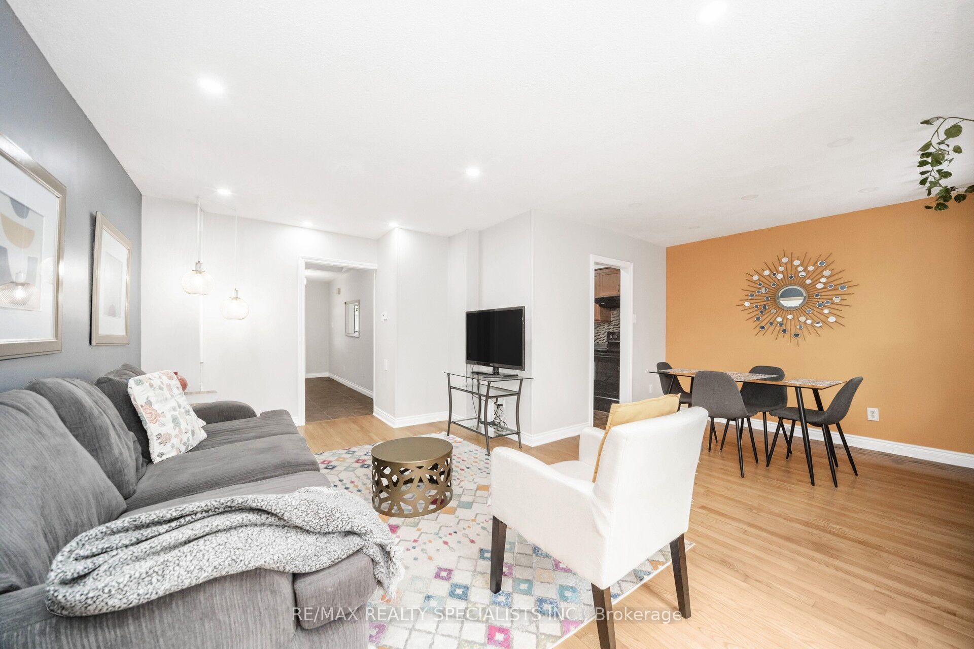 20 Enmount Drive Property Photo 4