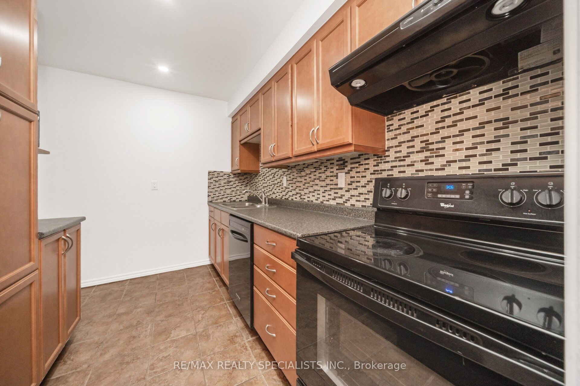 20 Enmount Drive Property Photo 11