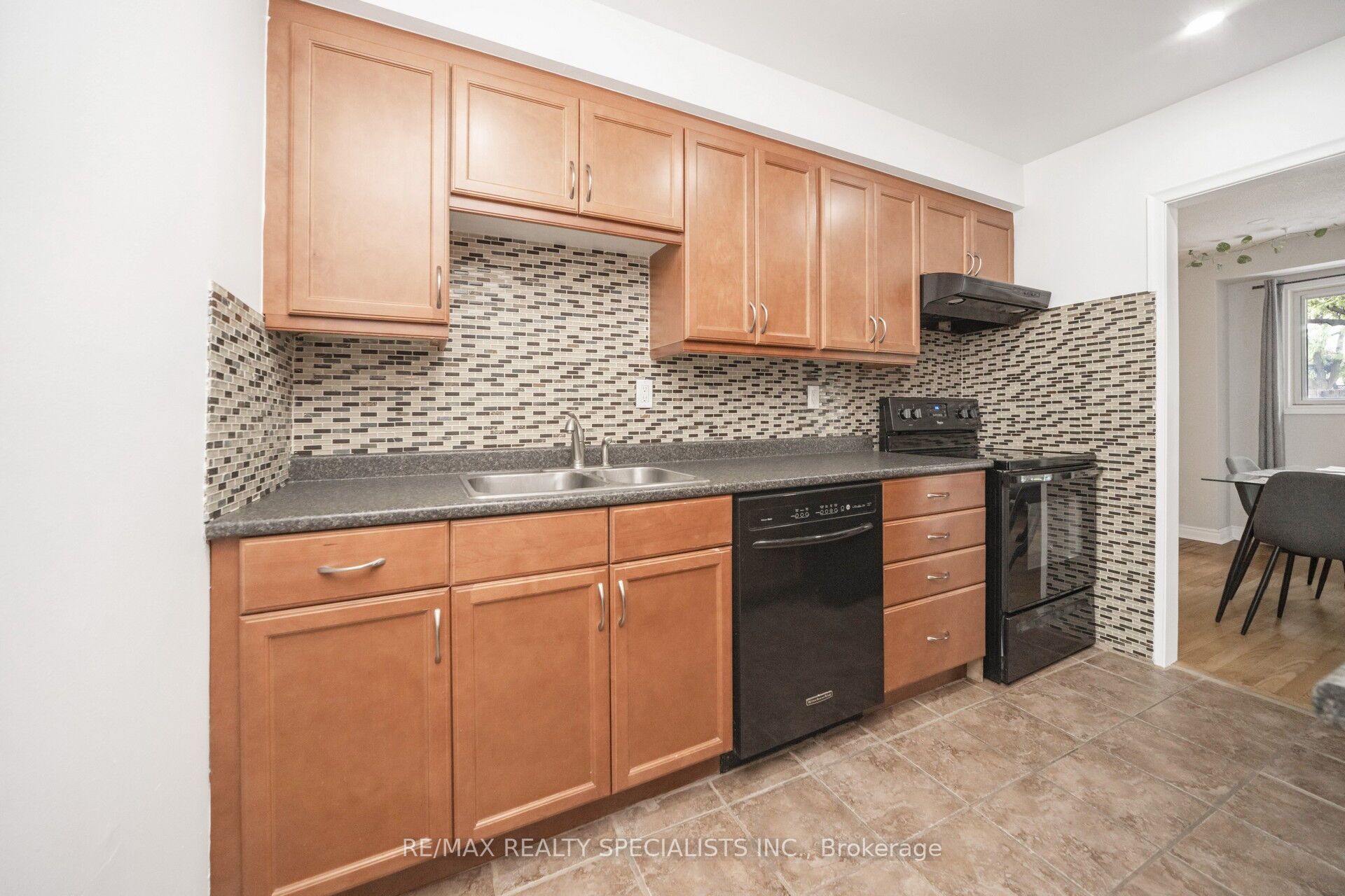 20 Enmount Drive Property Photo 13