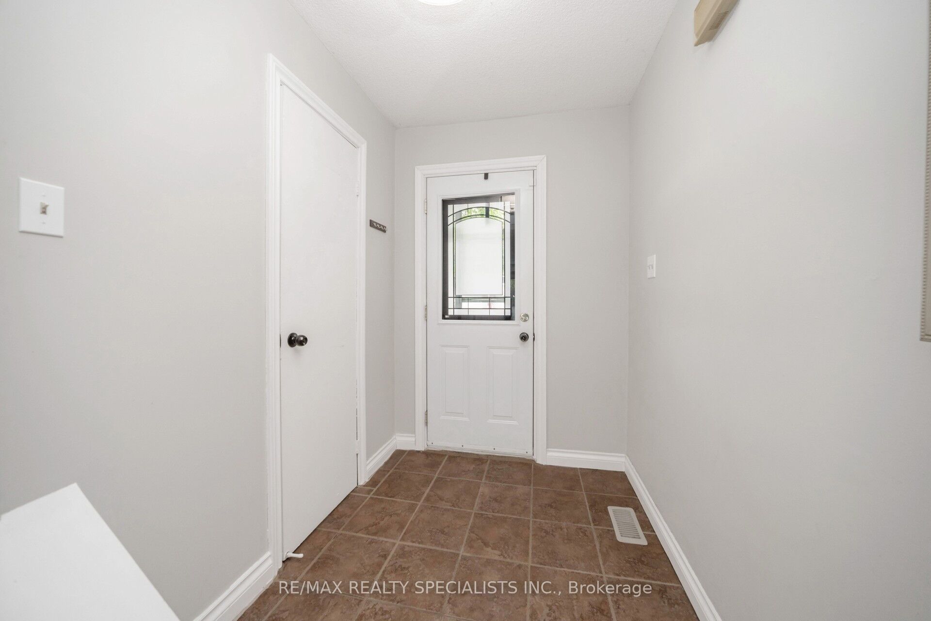 20 Enmount Drive Property Photo 18