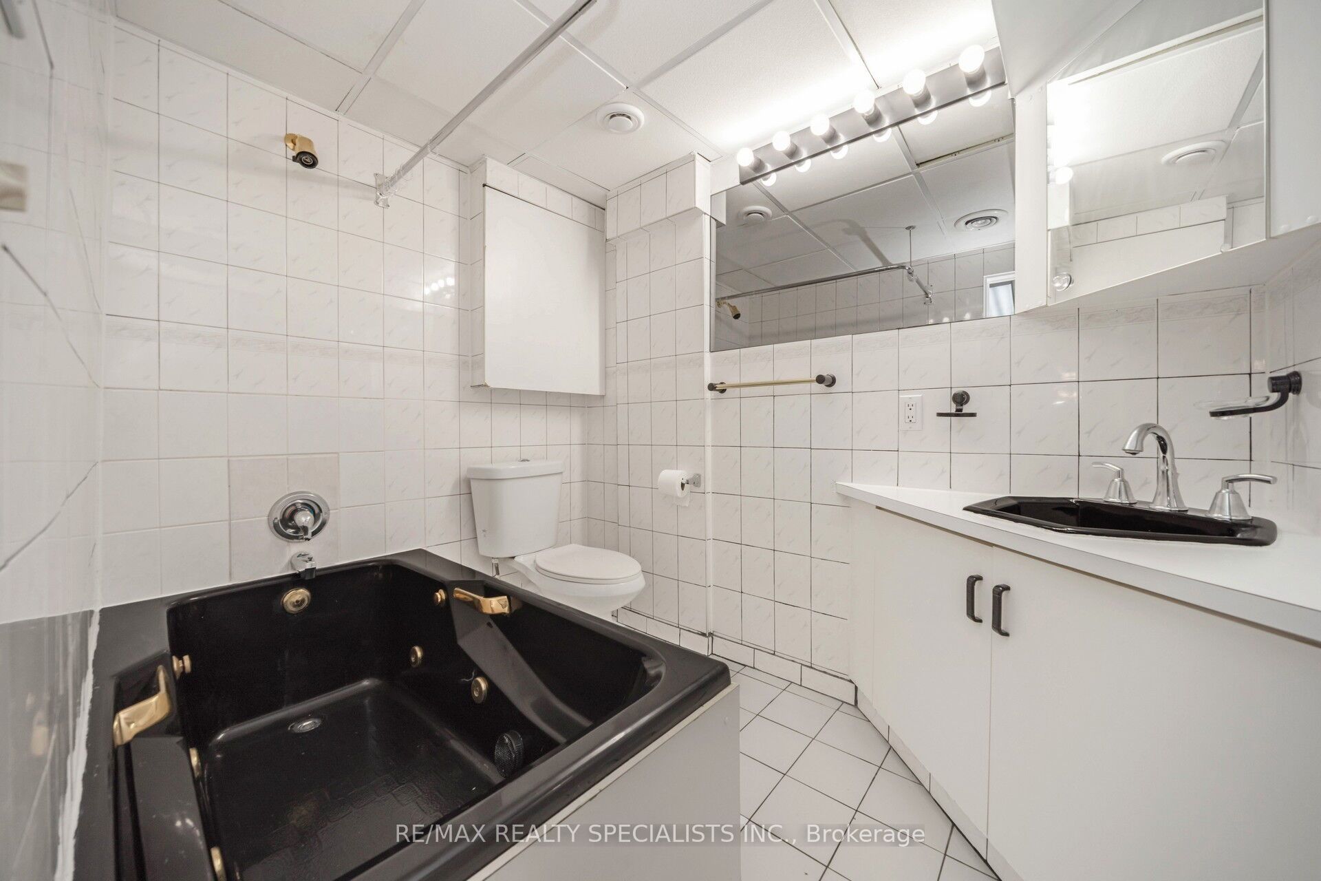 20 Enmount Drive Property Photo 37