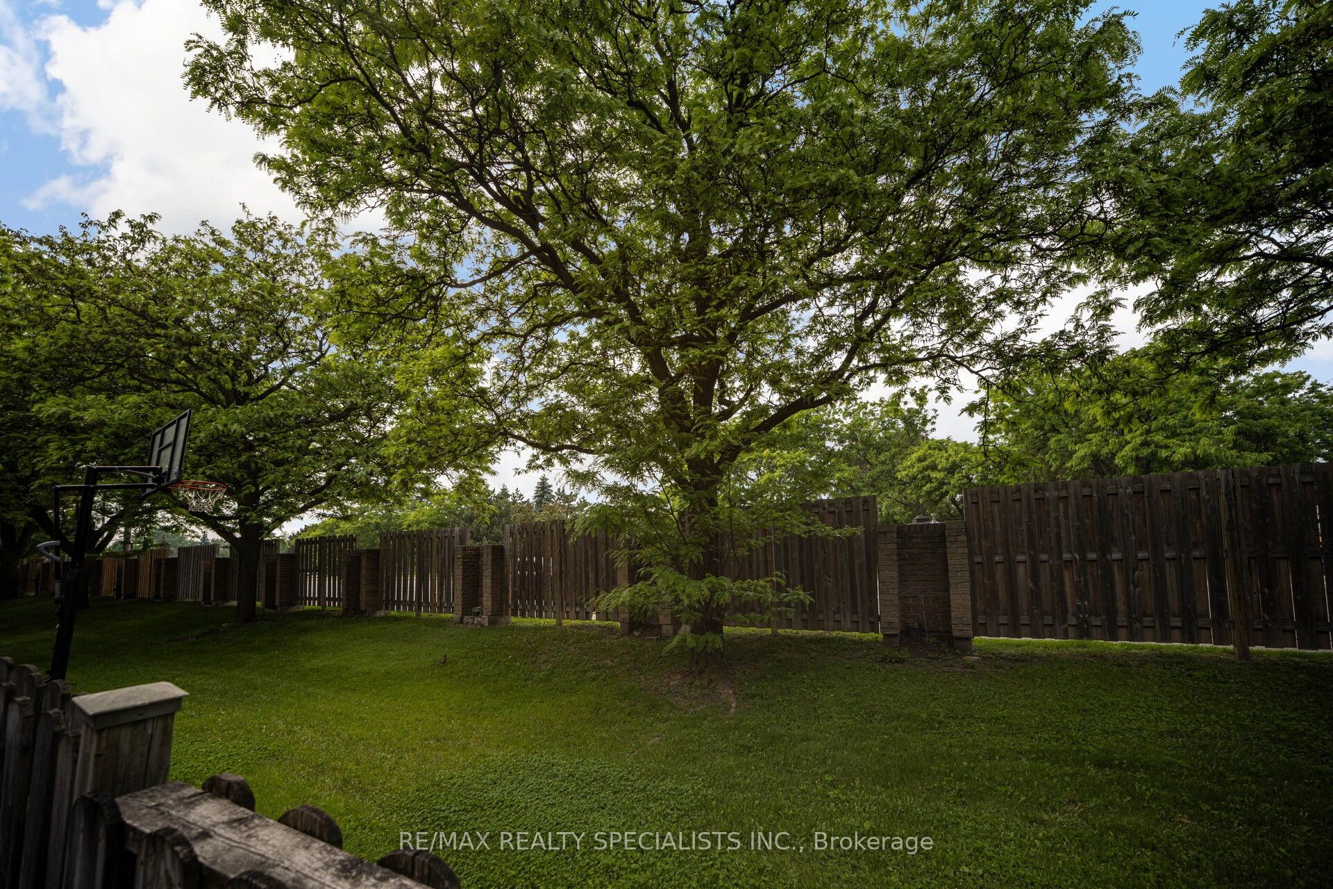 20 Enmount Drive Property Photo 43