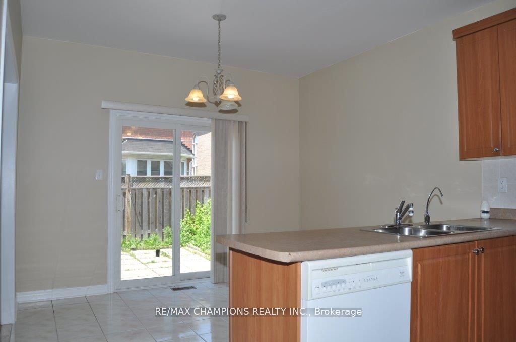 104 Masters Green Crescent Property Photo 7