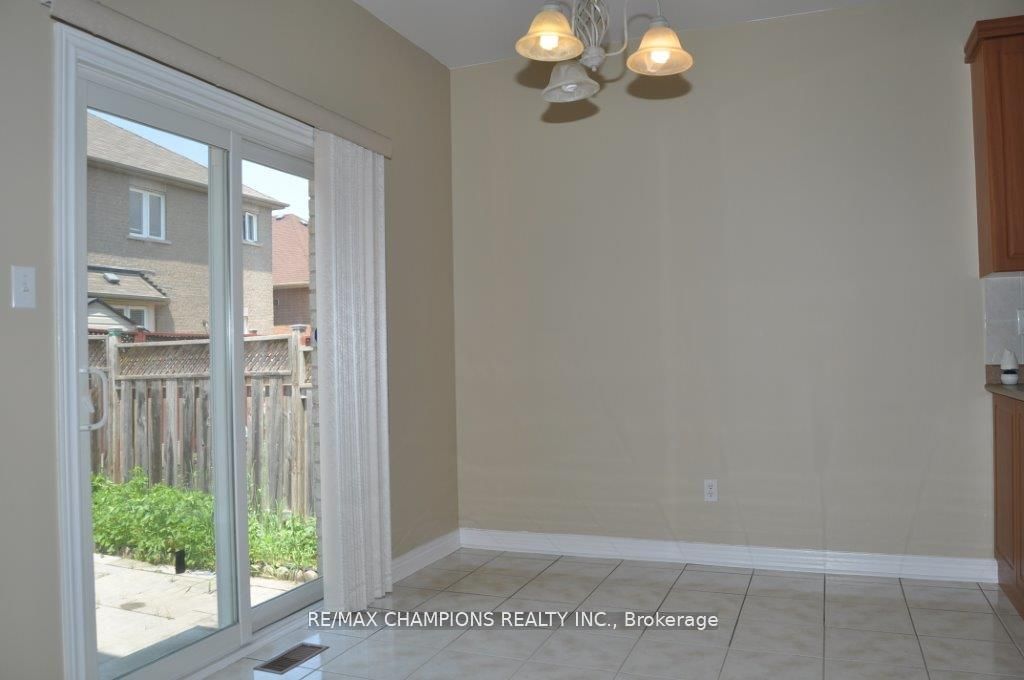 104 Masters Green Crescent Property Photo 8