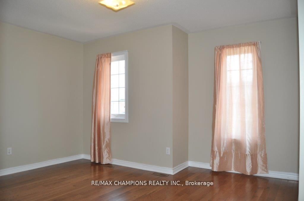 104 Masters Green Crescent Property Photo 9