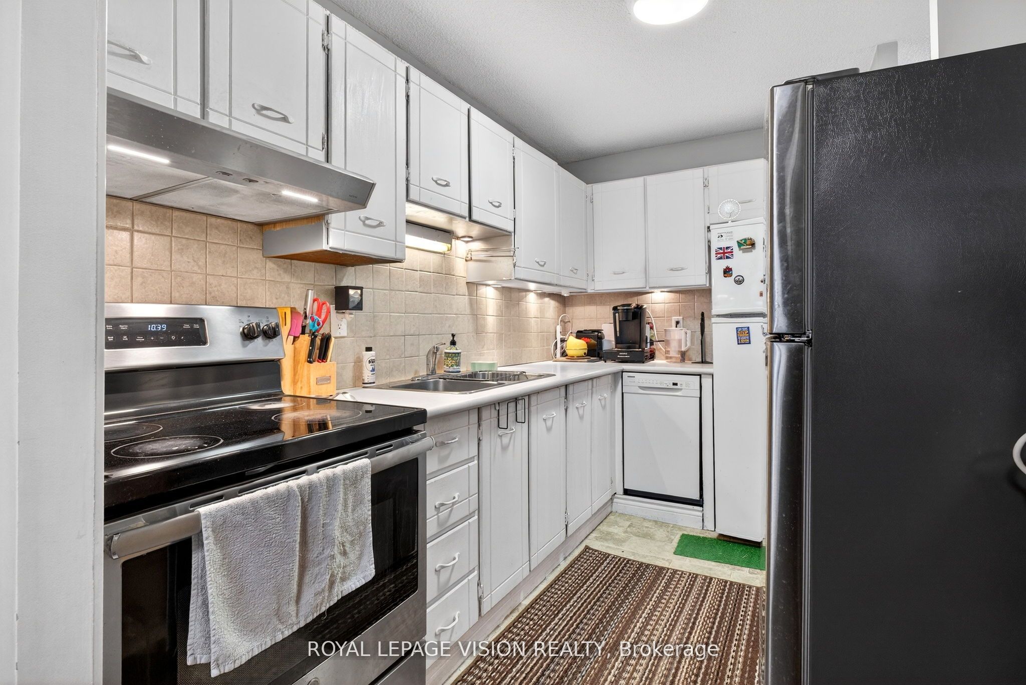 81 Millside Drive 1002 Property Photo 12