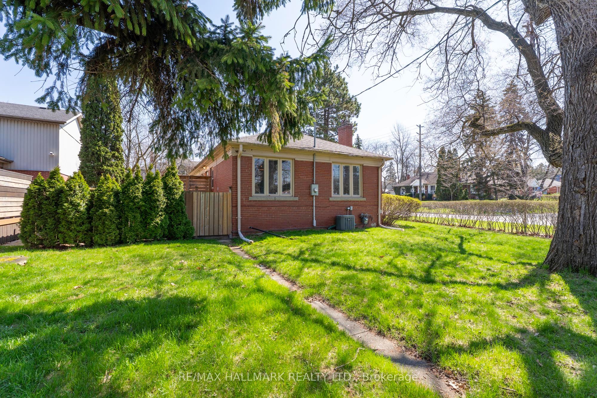 200 Berry Road Property Photo 8