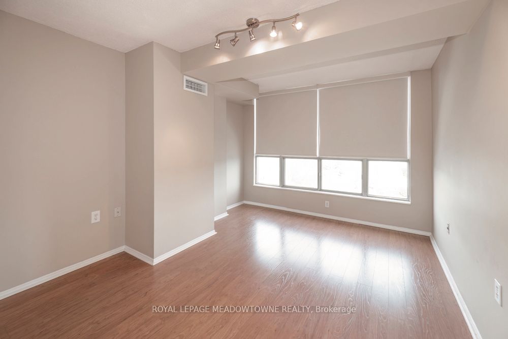 1110 Walden Circle 905 Property Photo 11
