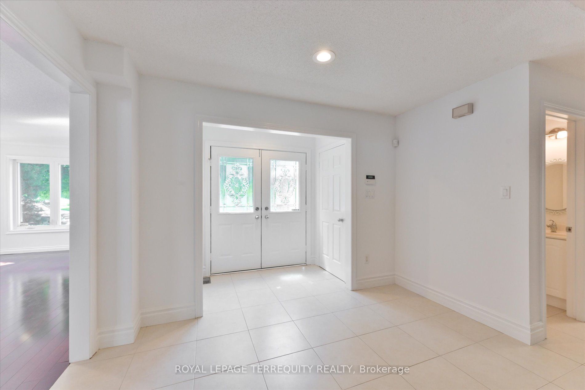 2216 Dunvegan Avenue Property Photo 3