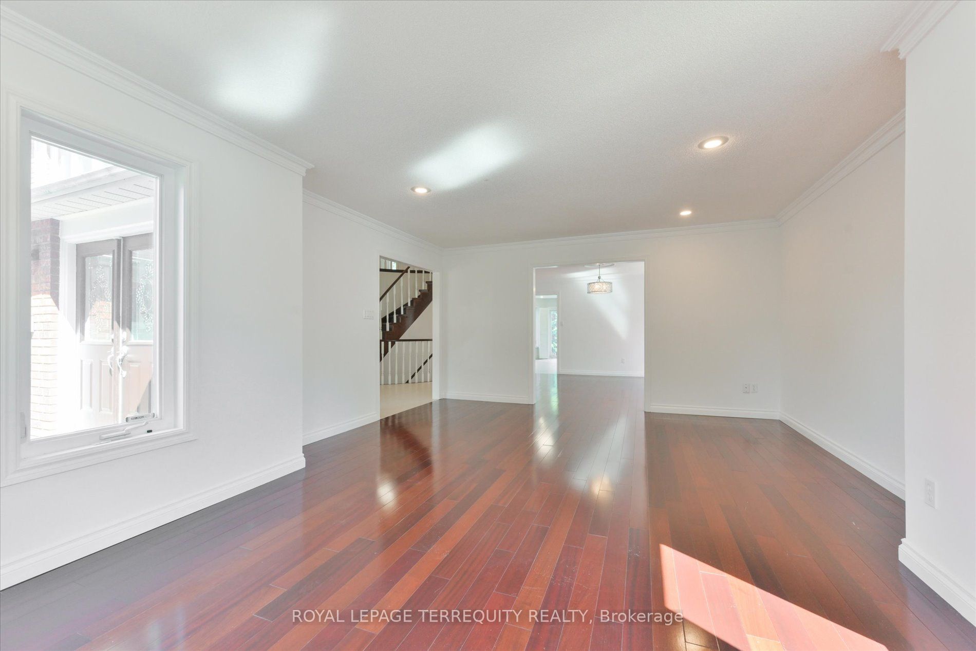 2216 Dunvegan Avenue Property Photo 7