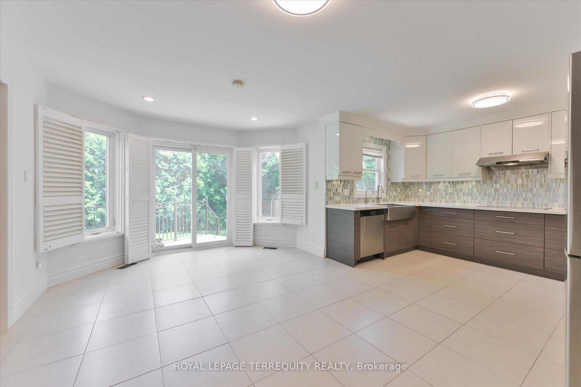 2216 Dunvegan Avenue Property Photo 10