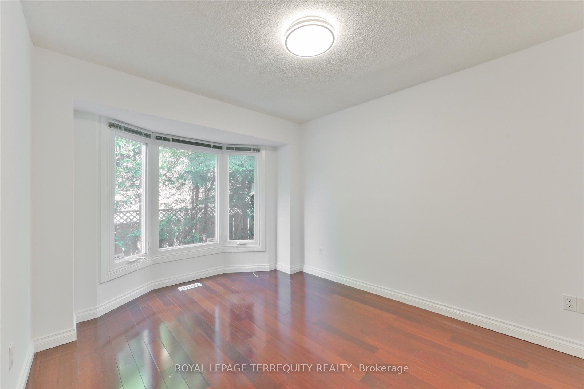 2216 Dunvegan Avenue Property Photo 15