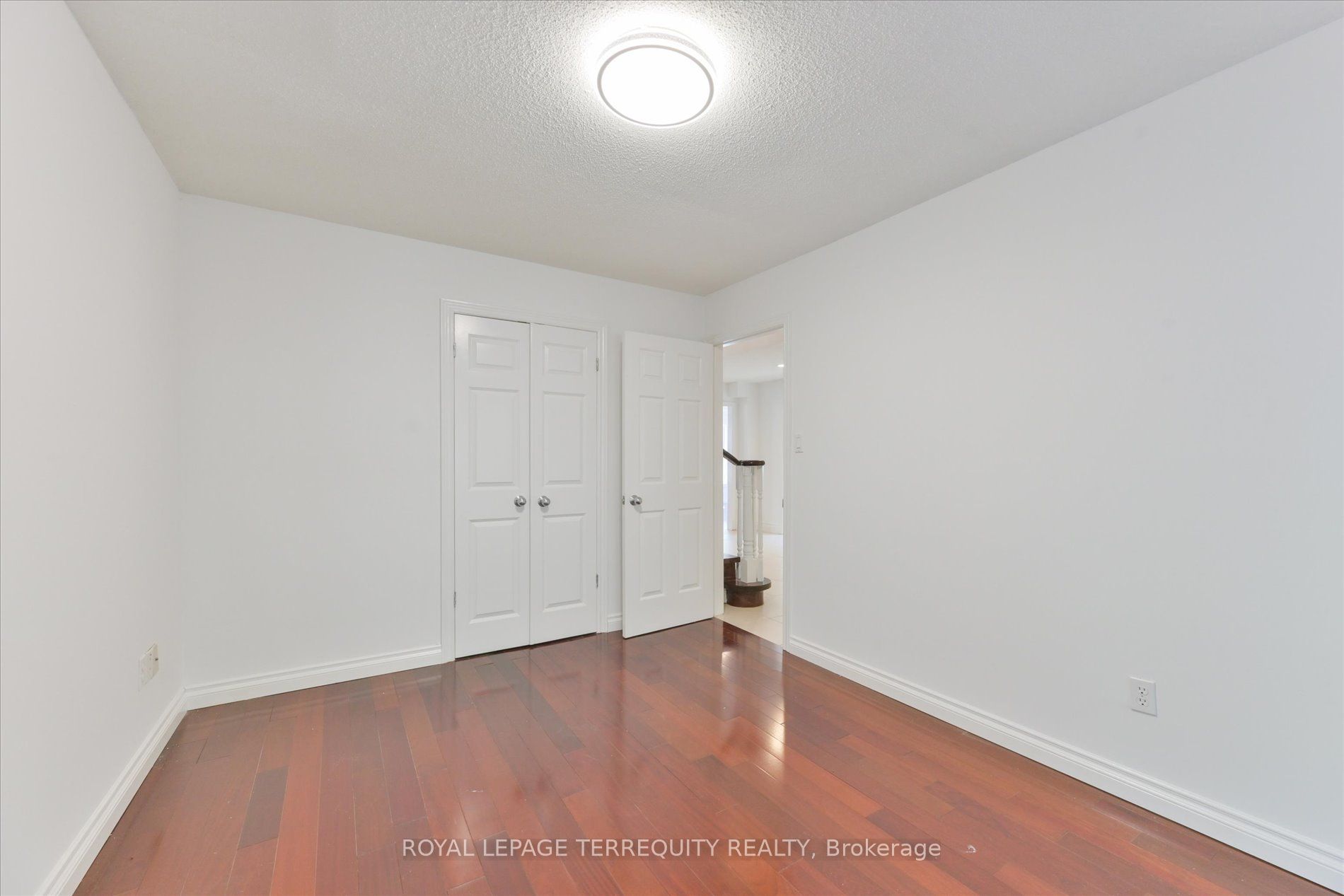 2216 Dunvegan Avenue Property Photo 16