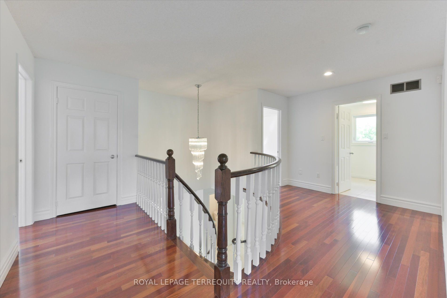 2216 Dunvegan Avenue Property Photo 19