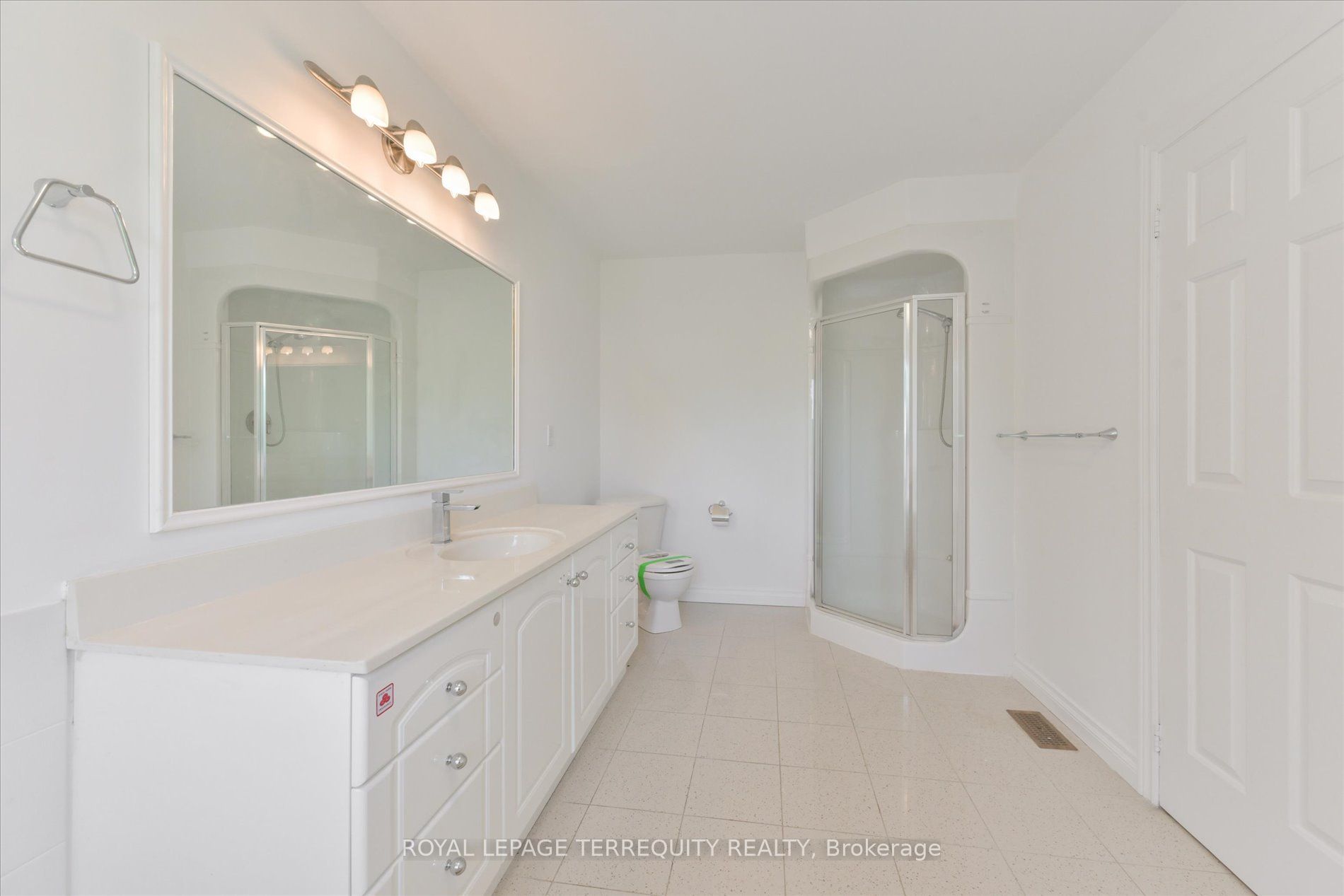 2216 Dunvegan Avenue Property Photo 25