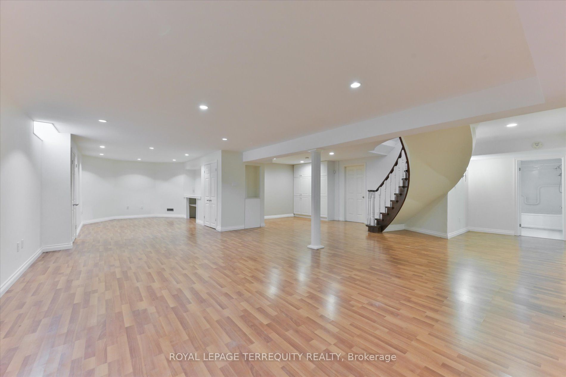 2216 Dunvegan Avenue Property Photo 33