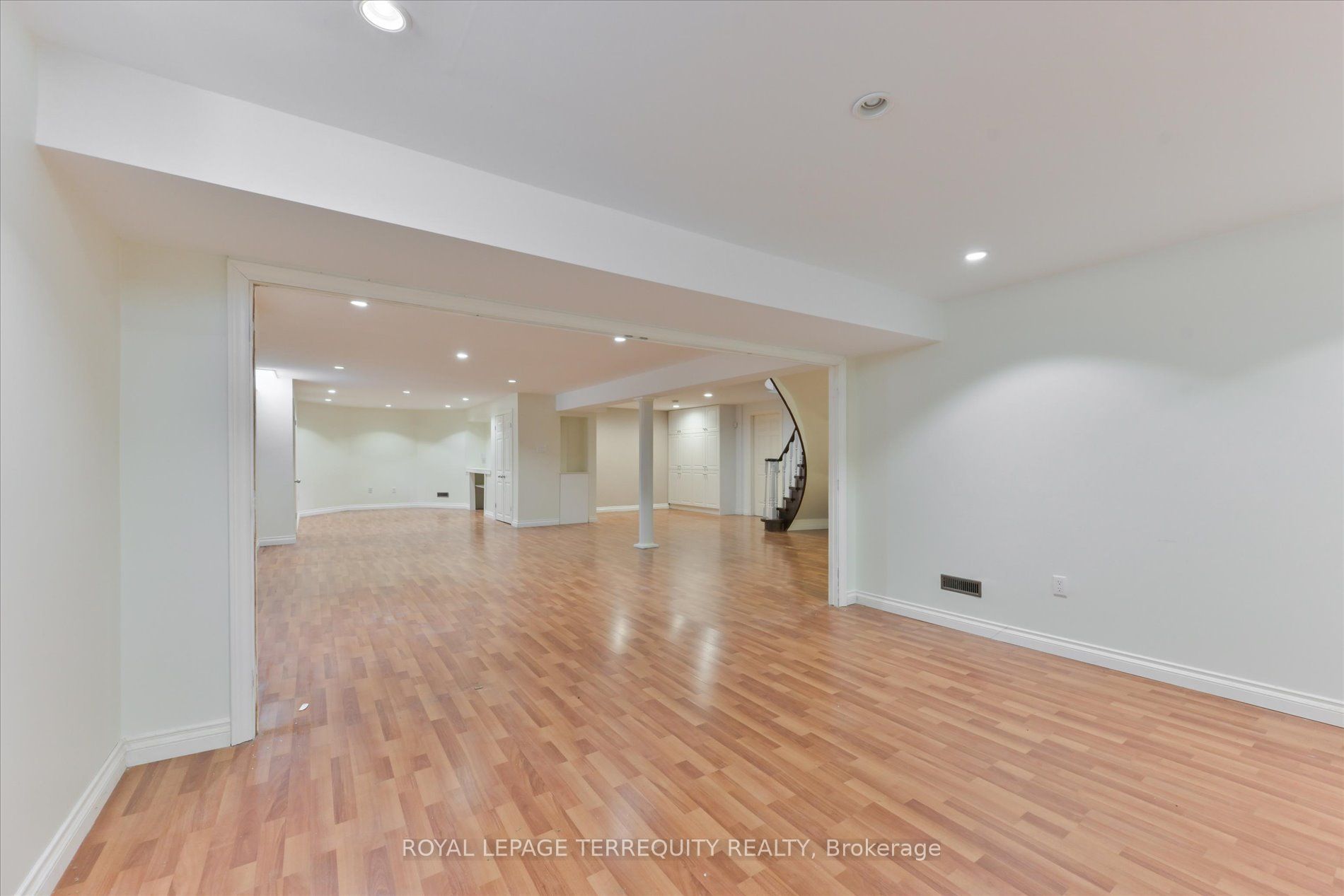 2216 Dunvegan Avenue Property Photo 34