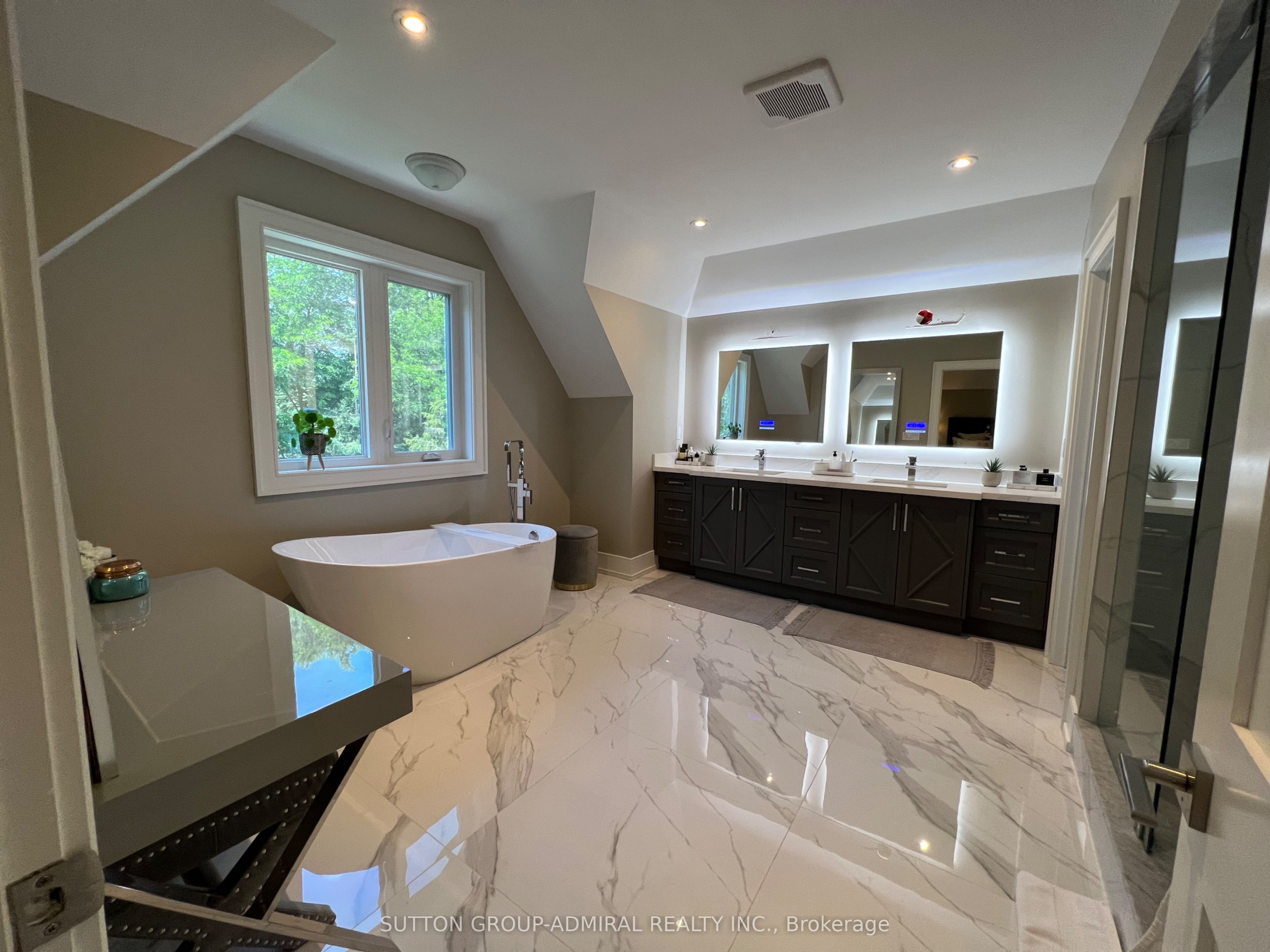 1060 Kipling Avenue Property Photo 13