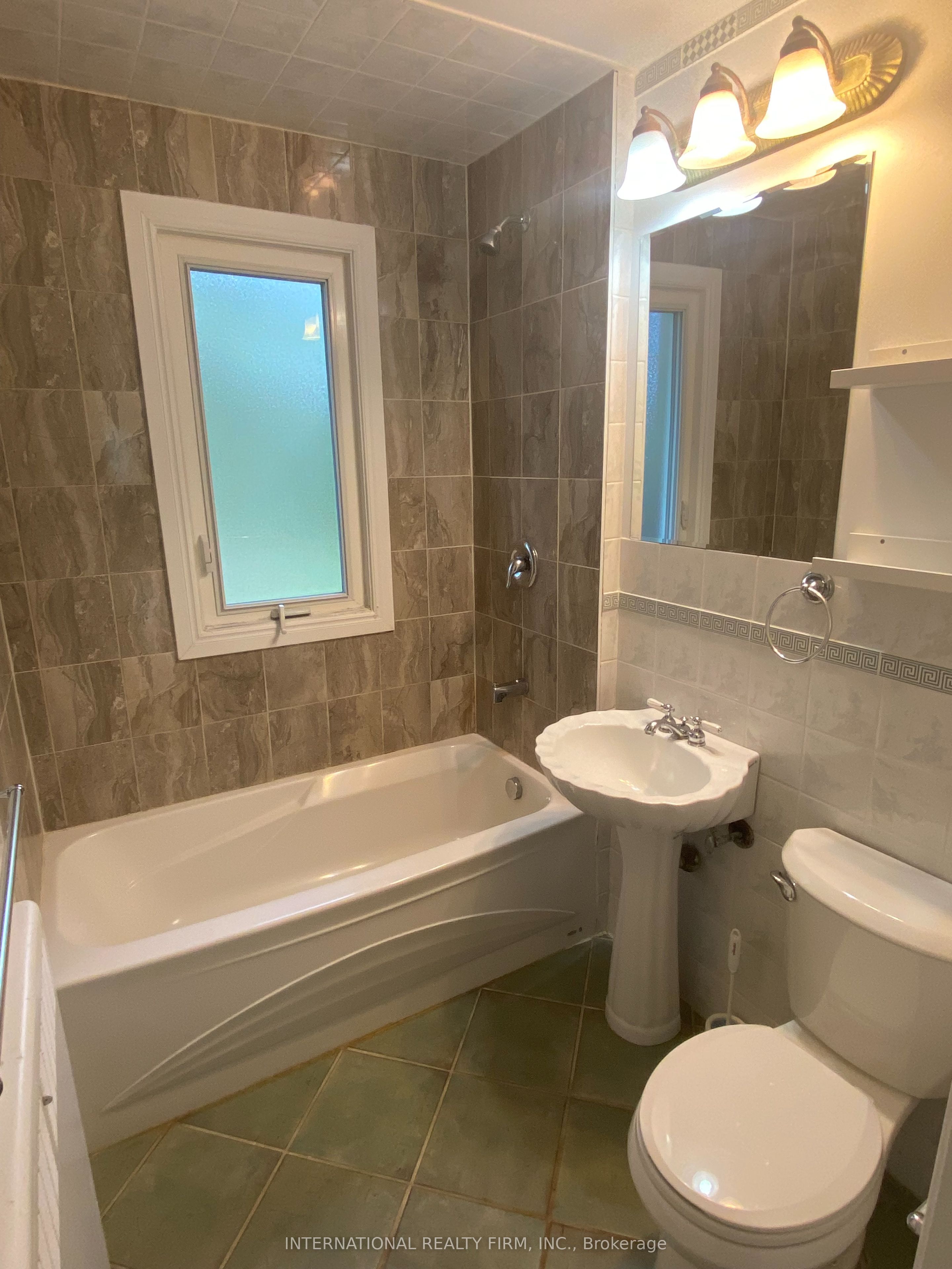 2143 Grange Drive Property Photo 7