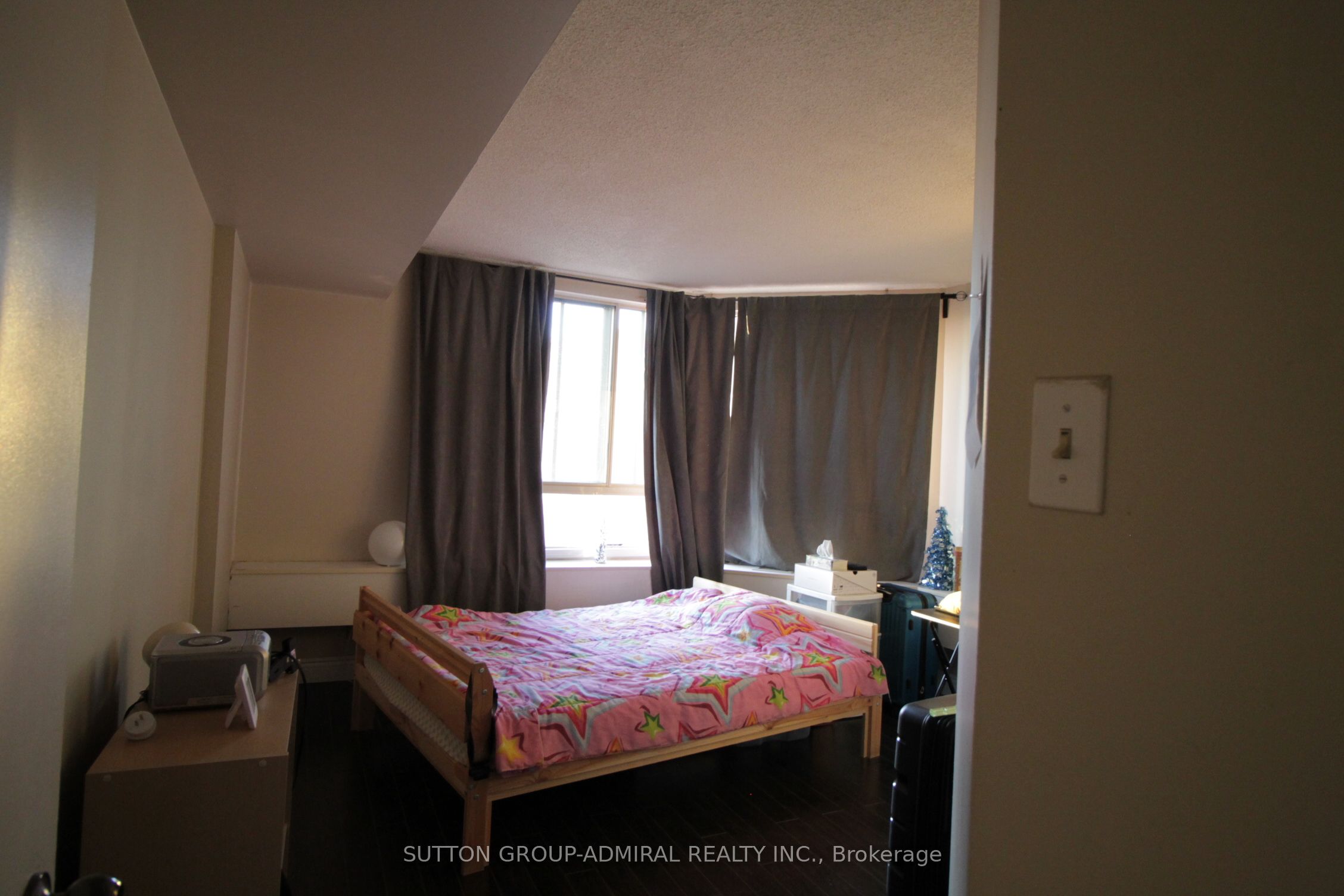 41 Markbrook Lane 610 Property Photo 13