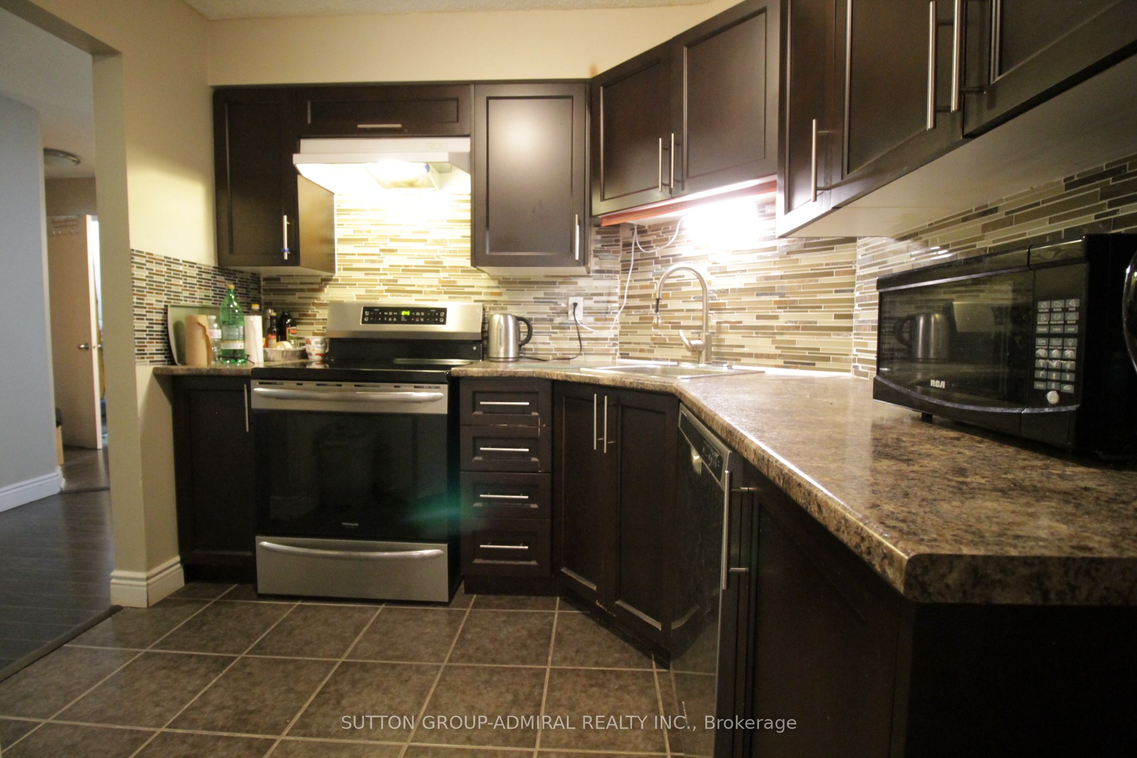 41 Markbrook Lane 610 Property Photo 15