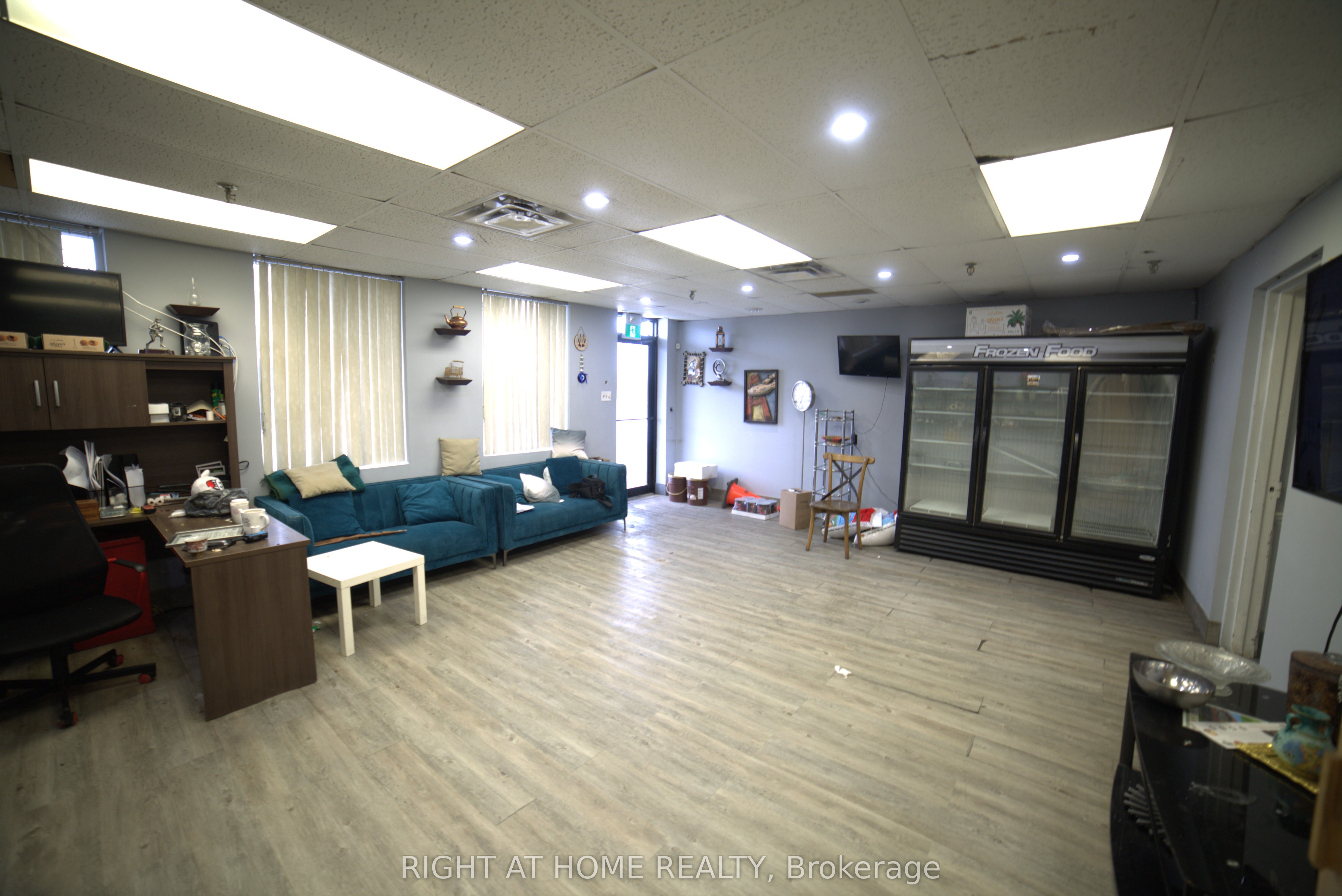 2465 Cawthra Road 112 Property Photo 2