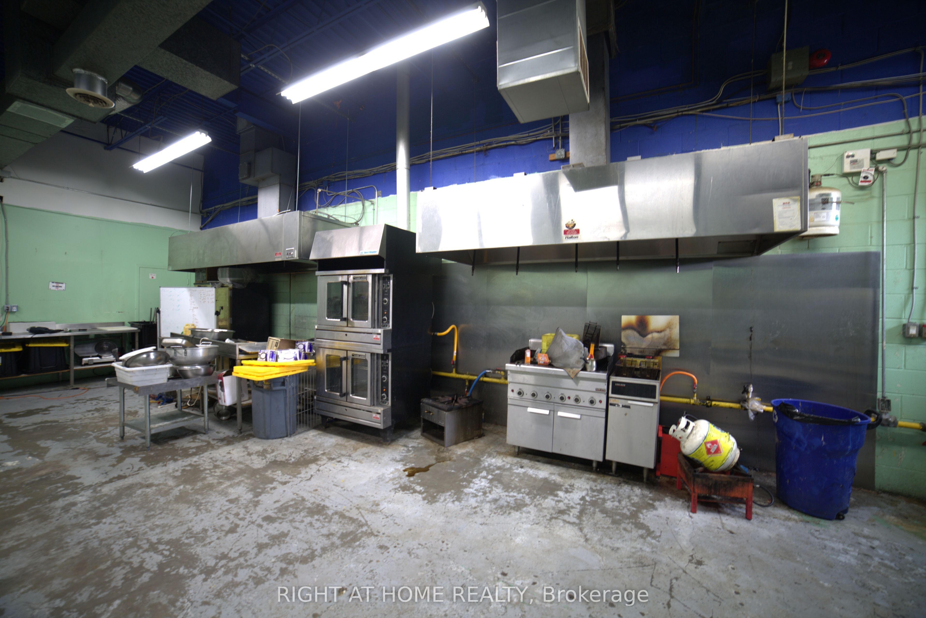 2465 Cawthra Road 112 Property Photo 10