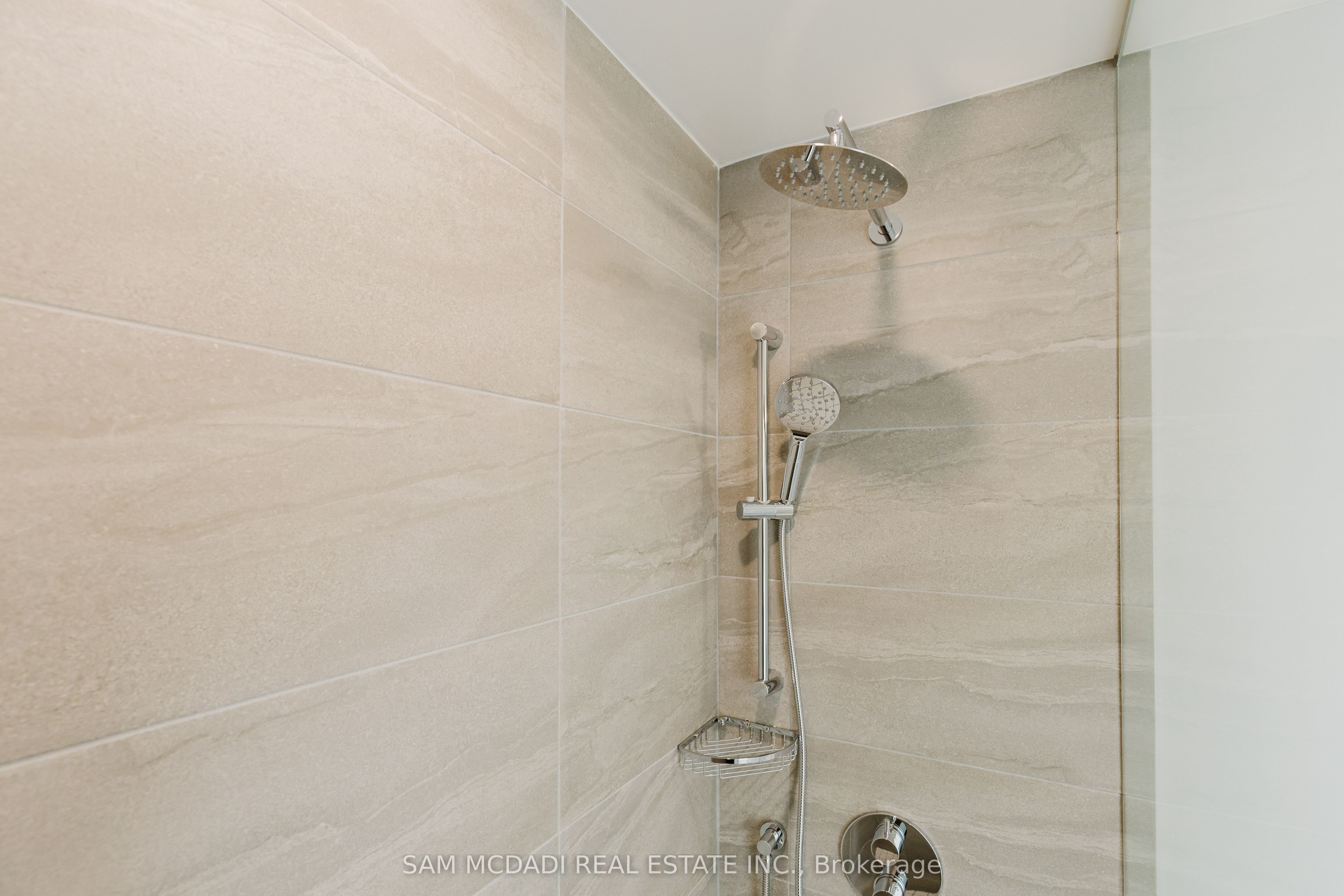 202 Burnhamthorpe Road E 2003 Property Photo 6