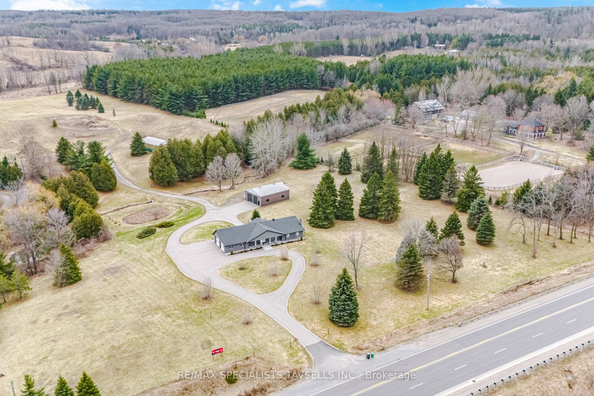 6785 Highway 9 Road Property Photo 3