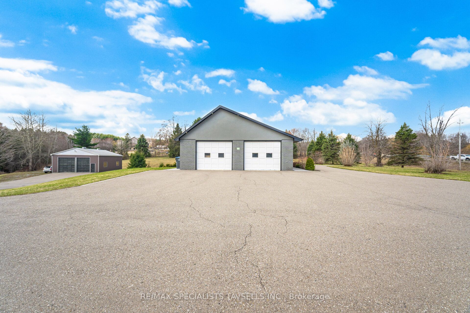 6785 Highway 9 Road Property Photo 4