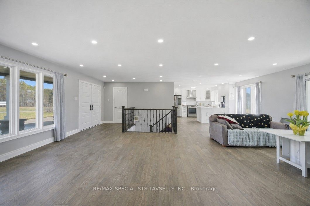 6785 Highway 9 Road Property Photo 13