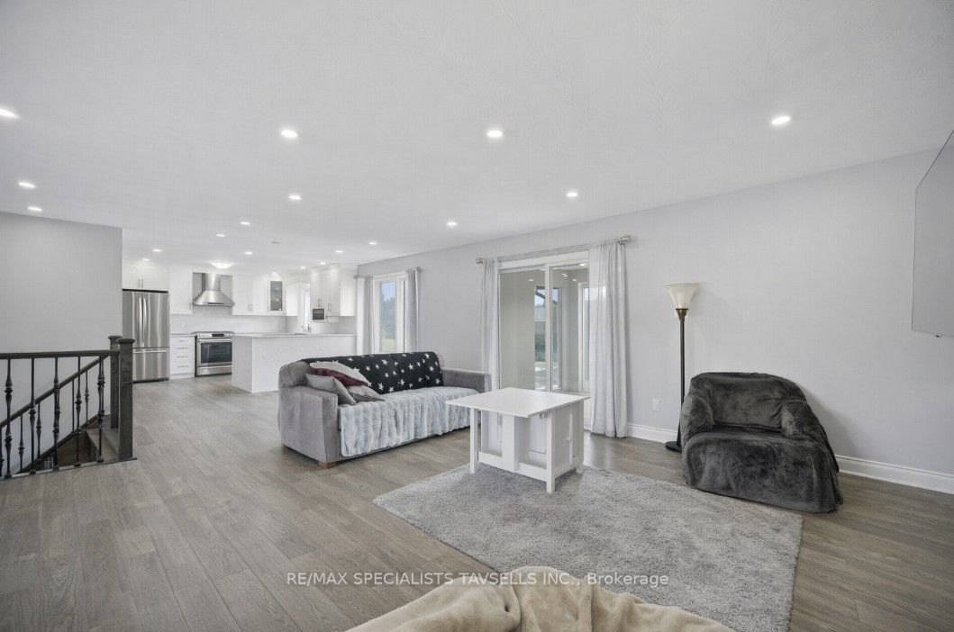 6785 Highway 9 Road Property Photo 16