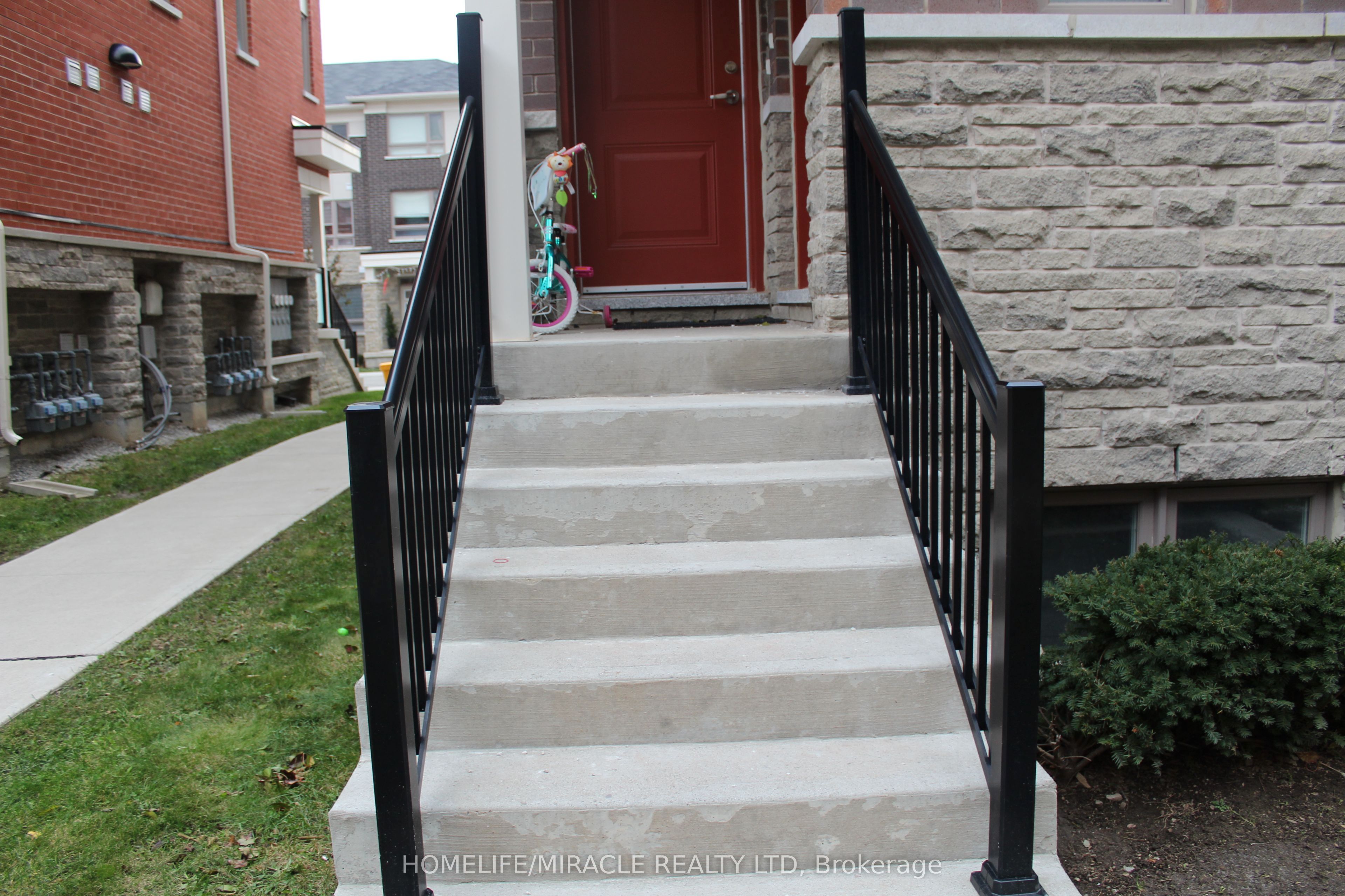 240 Lagerfeld Drive 5 Property Photo 4